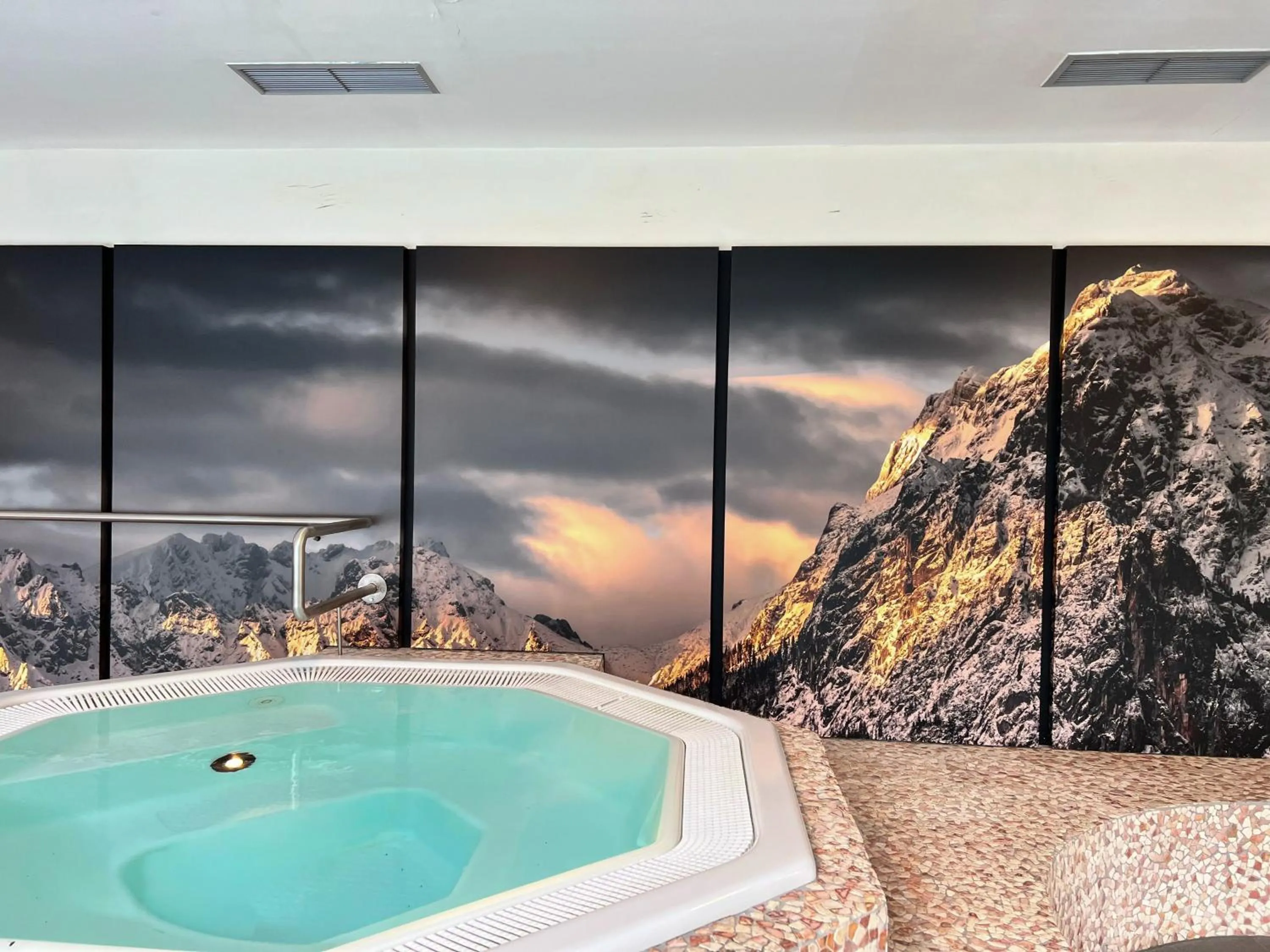 Spa and wellness centre/facilities in AlpenParks Apartment & Ferienresort Rehrenberg Viehhofen