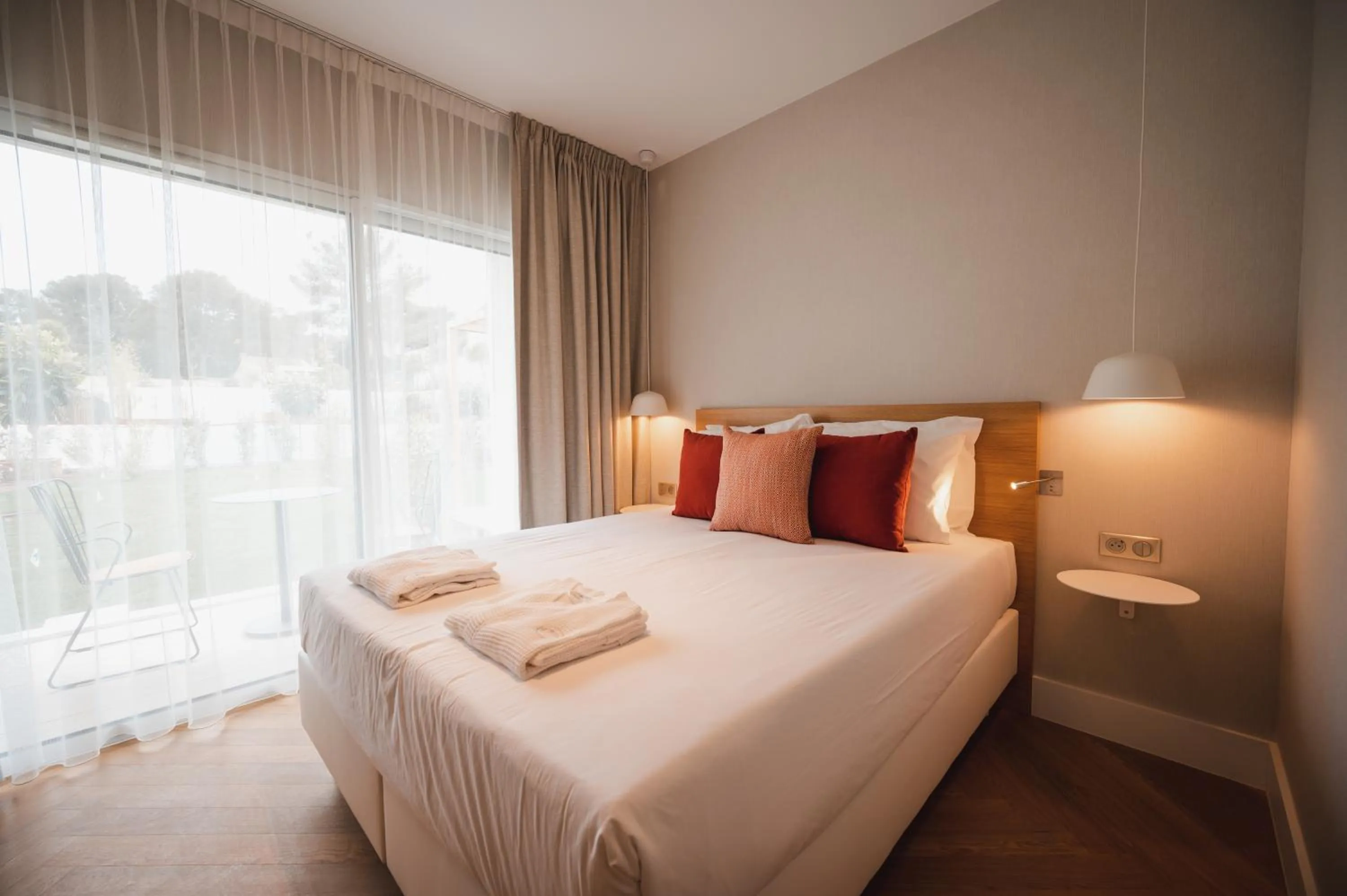 Photo of the whole room, Bed in Van der Valk Hotel Bloom Saint Aygulf