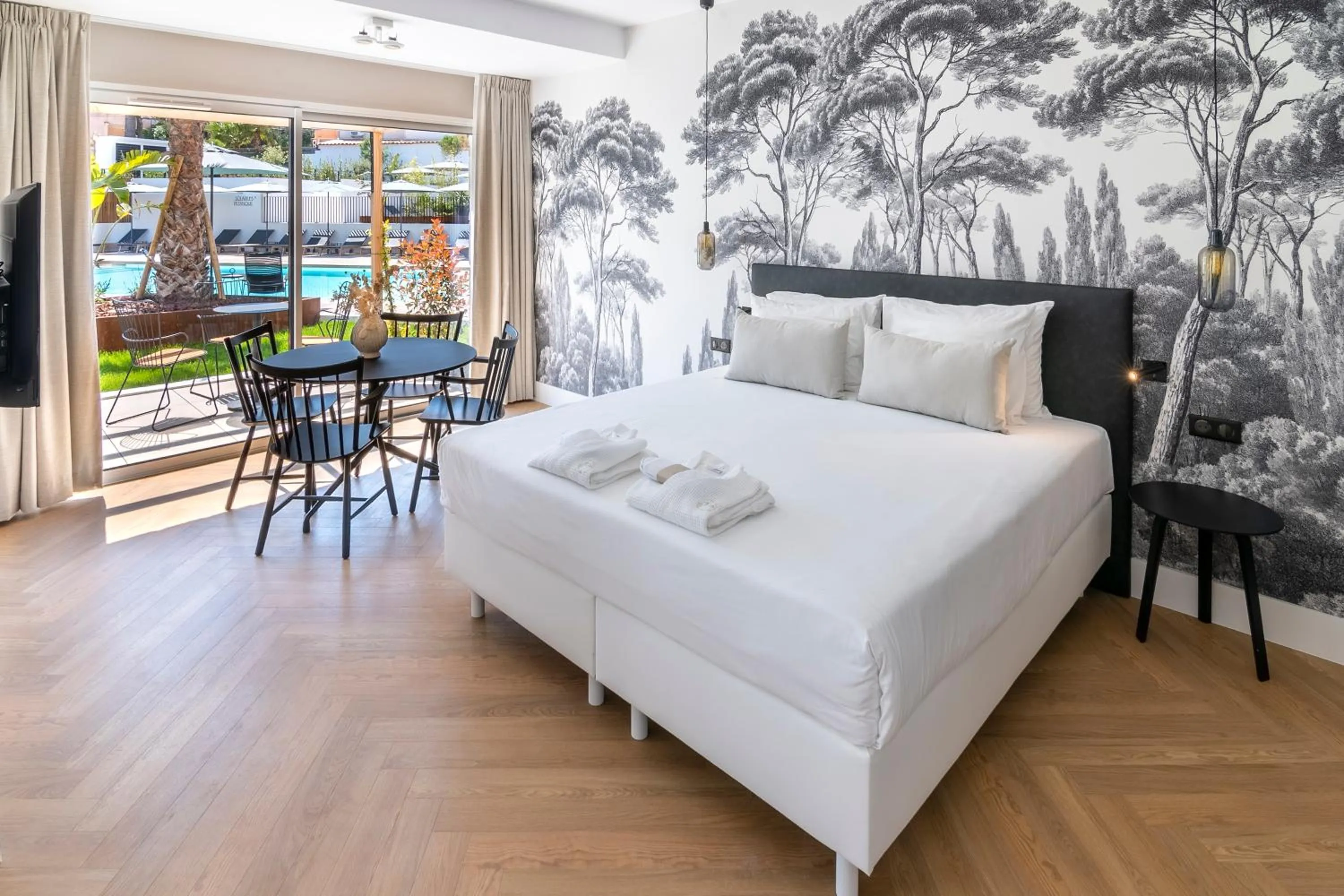 Bedroom, Bed in Van der Valk Hotel Bloom Saint Aygulf