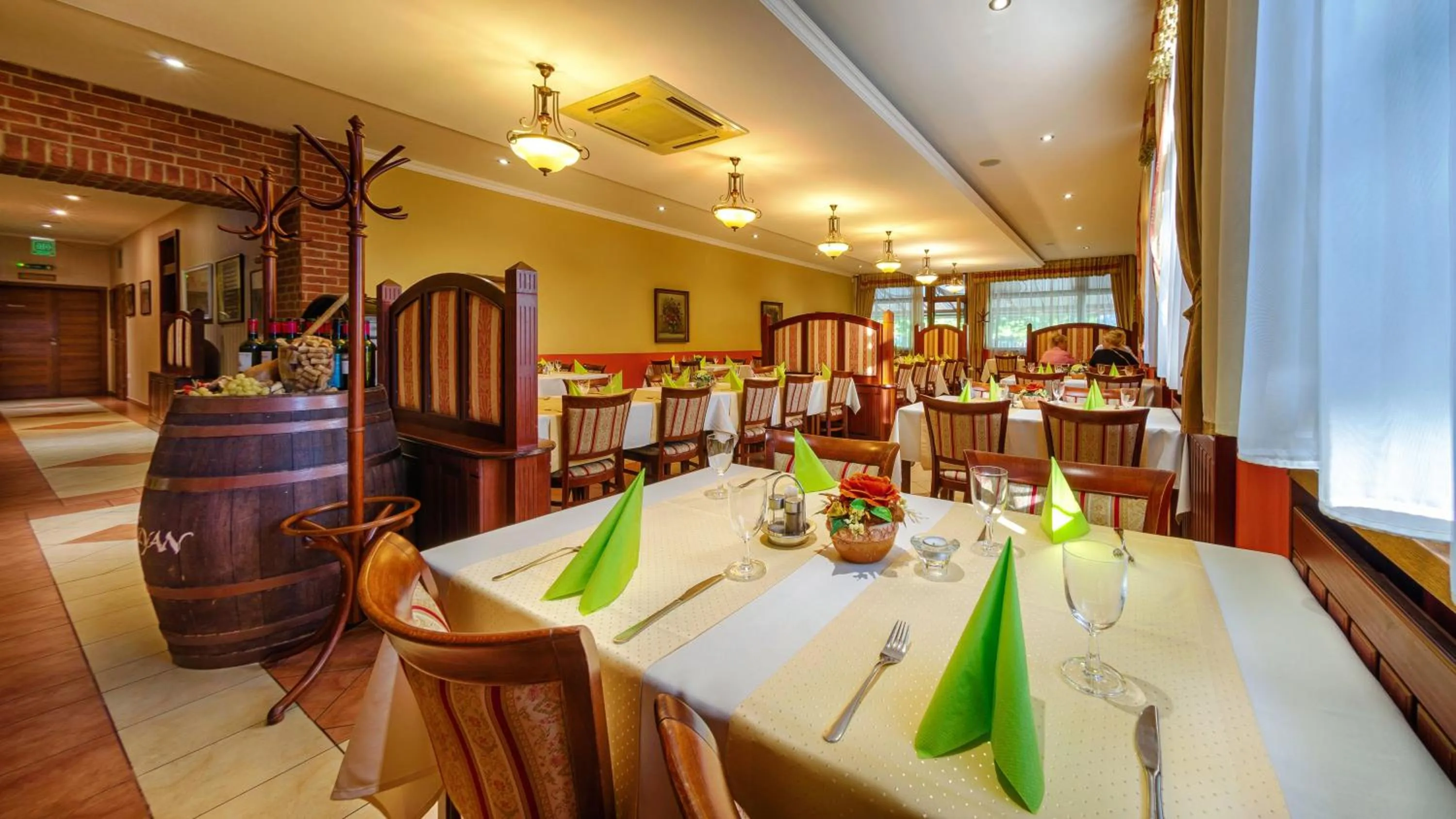 Restaurant/places to eat in Hotel Tevel