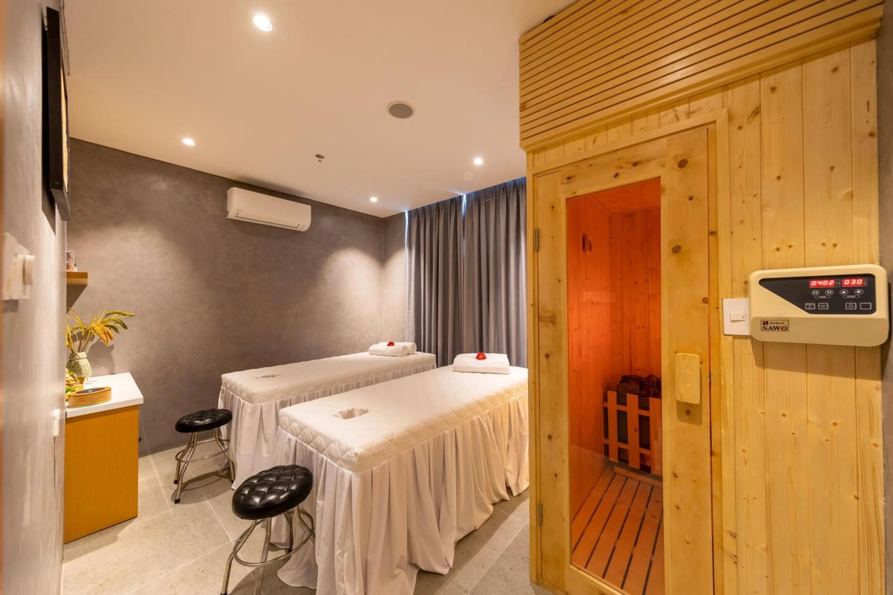 Massage, Bathroom in Kua Casa Suite
