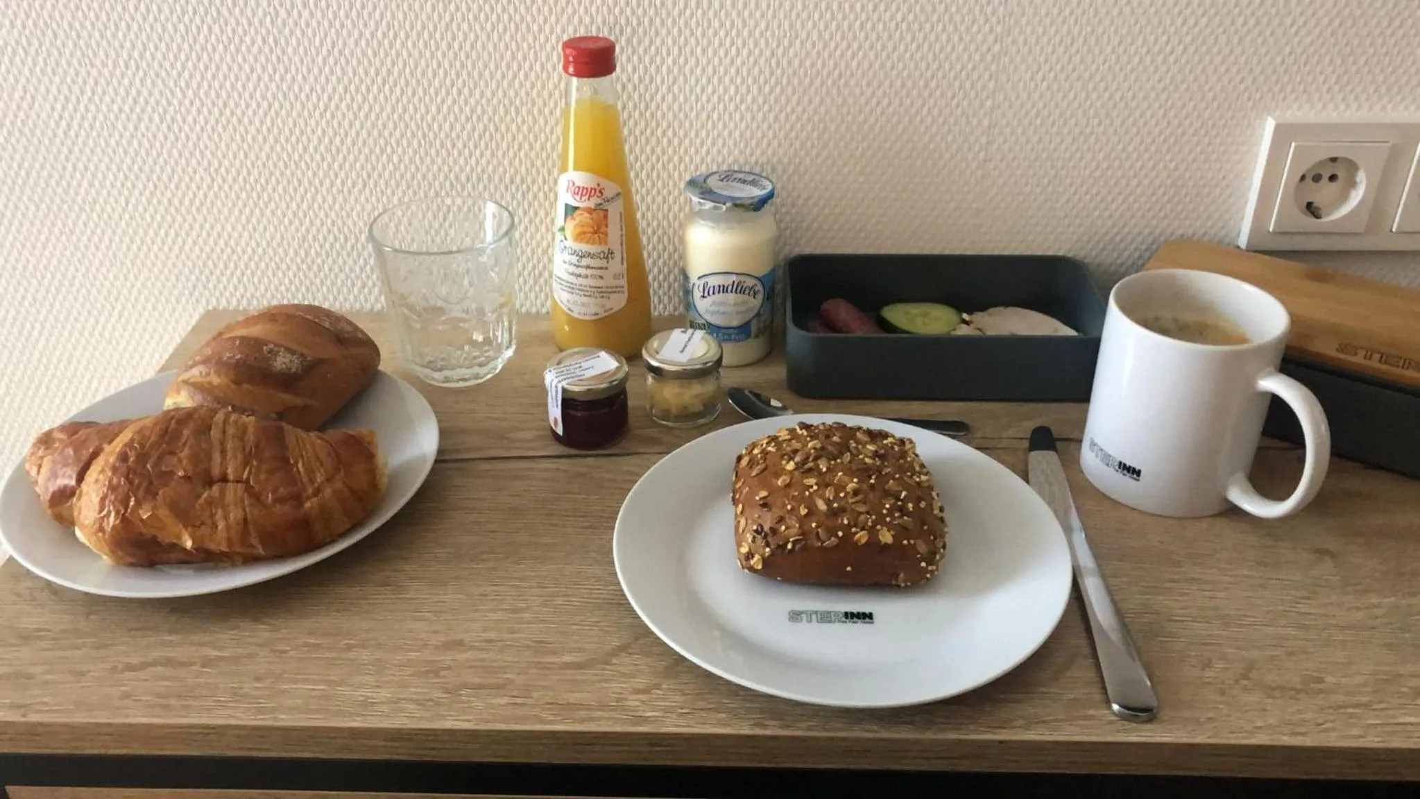 Breakfast in STEP INN The Fair Hotel