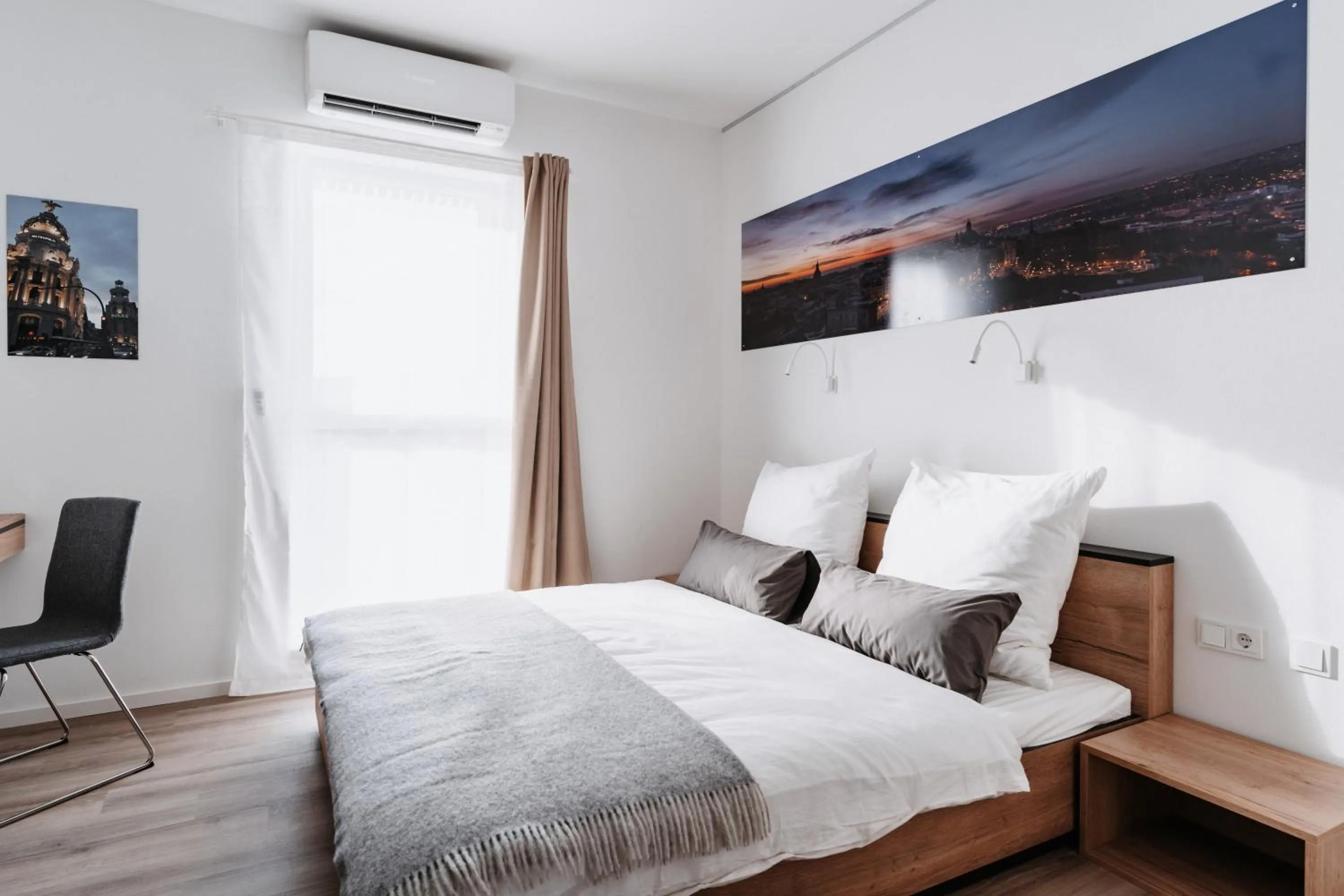 Bed in STEP INN The Fair Hotel