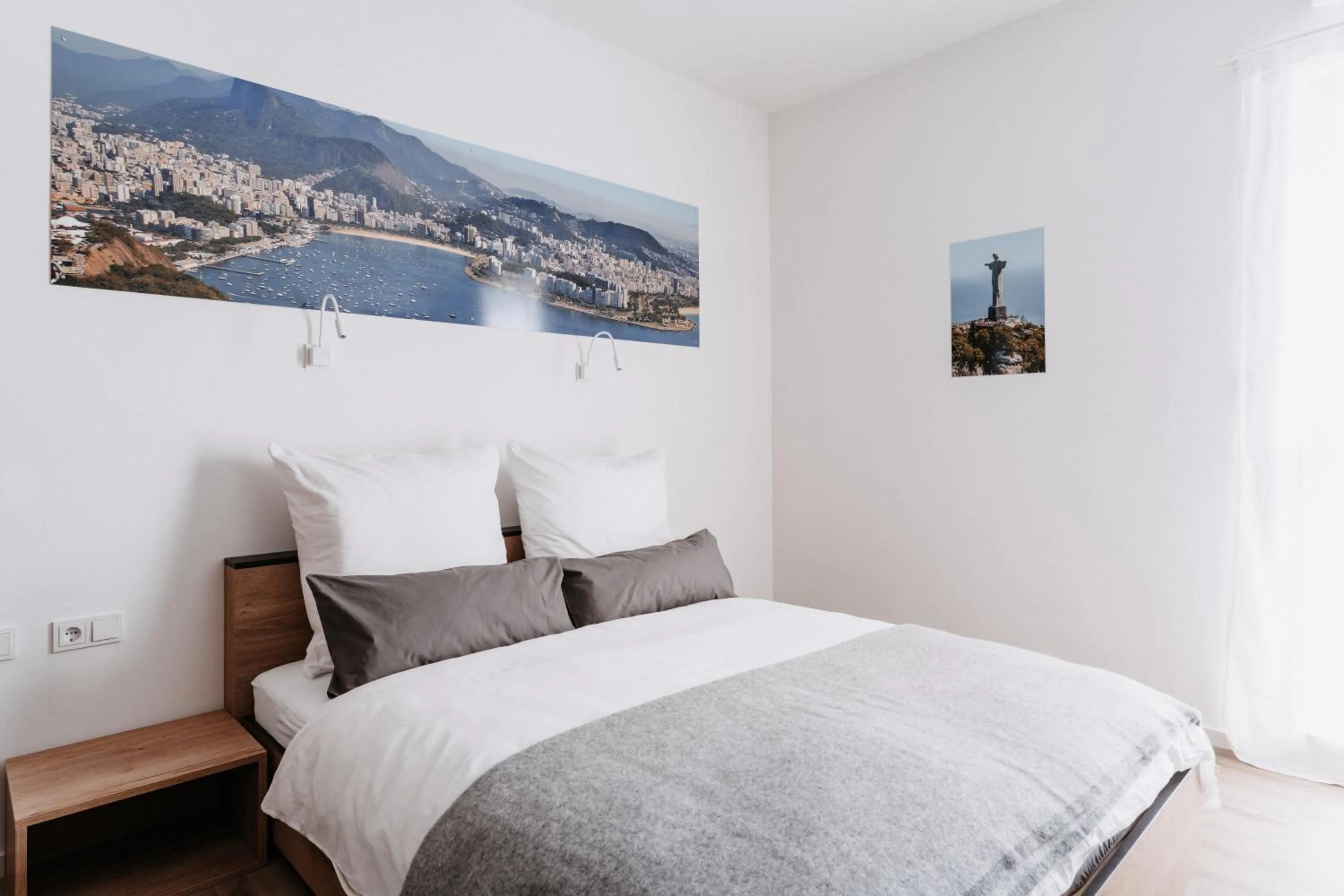 Bed in STEP INN The Fair Hotel