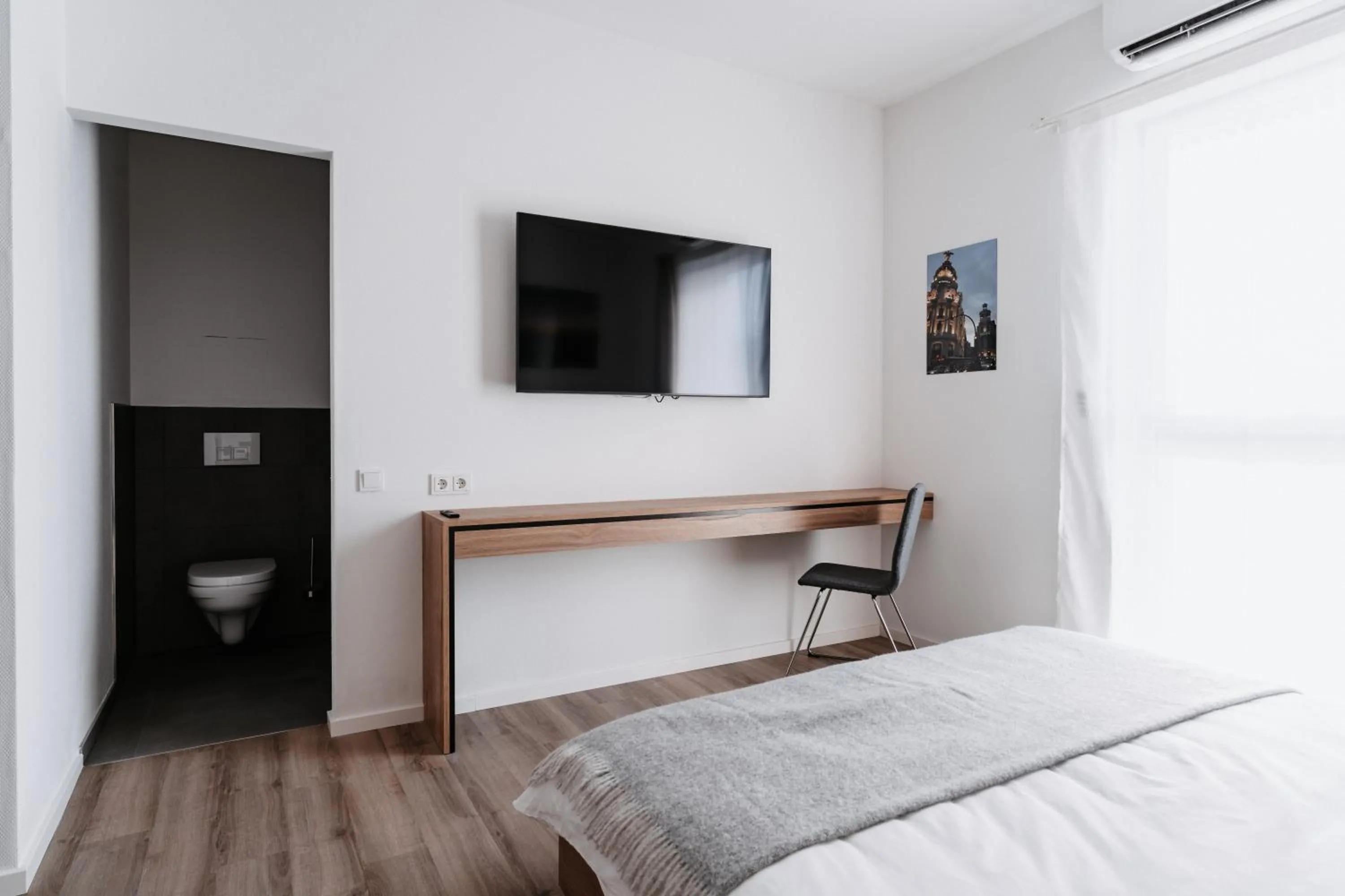 TV and multimedia, Bed in STEP INN The Fair Hotel