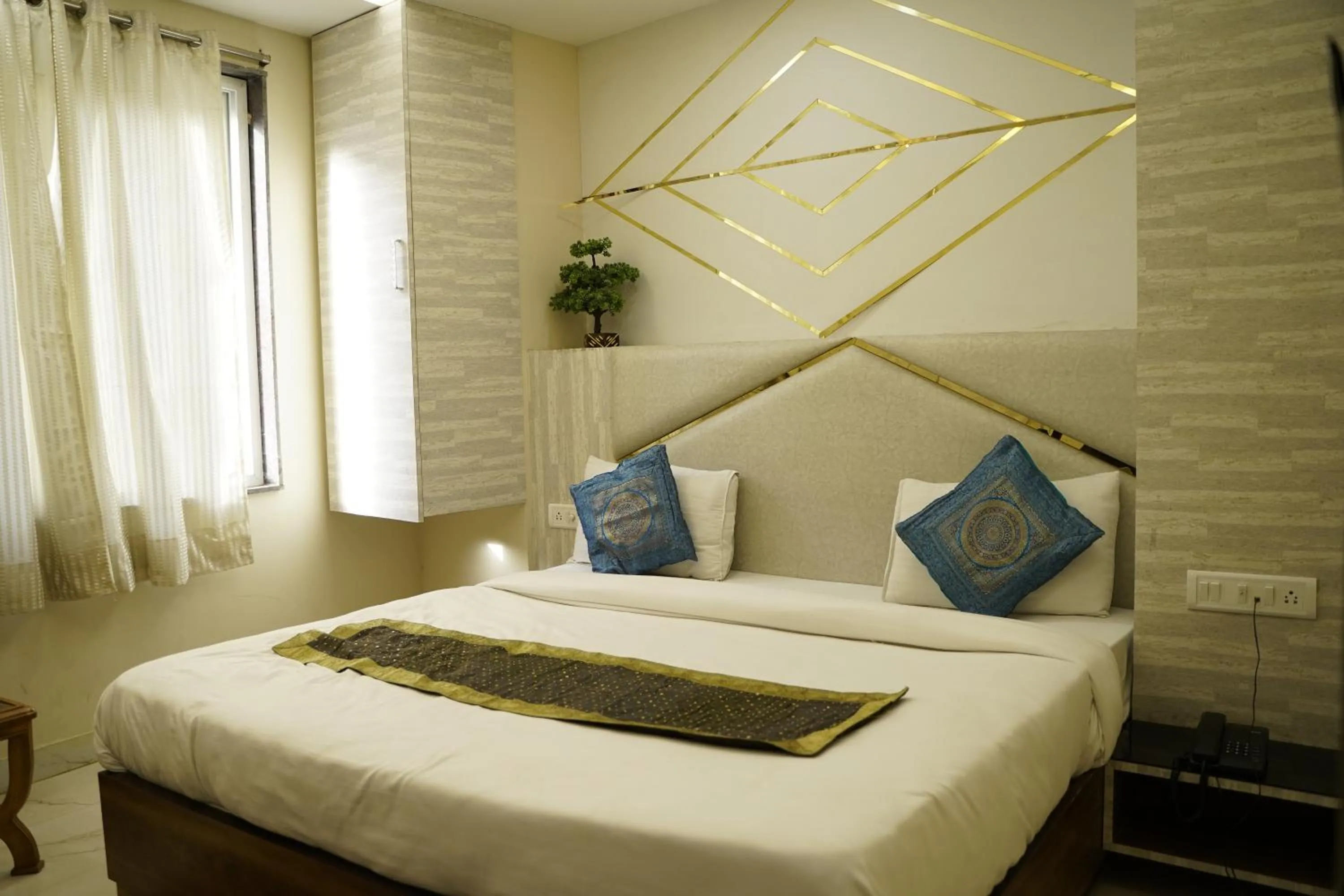 Bathroom, Bed in Hotel Wall City 55