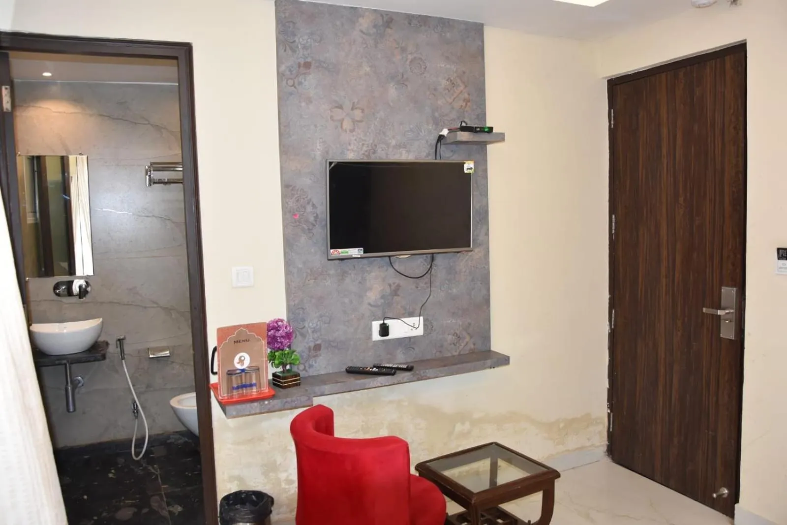 Seating area in Hotel Wall City 55