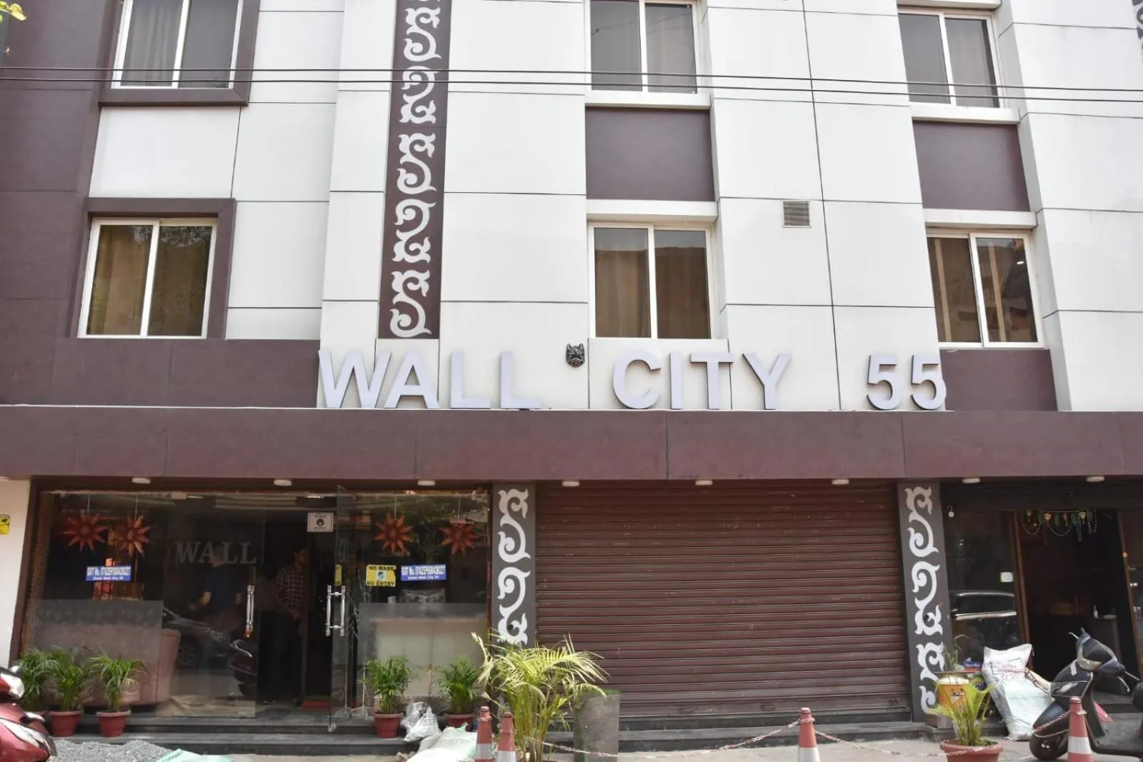 Facade/entrance in Hotel Wall City 55