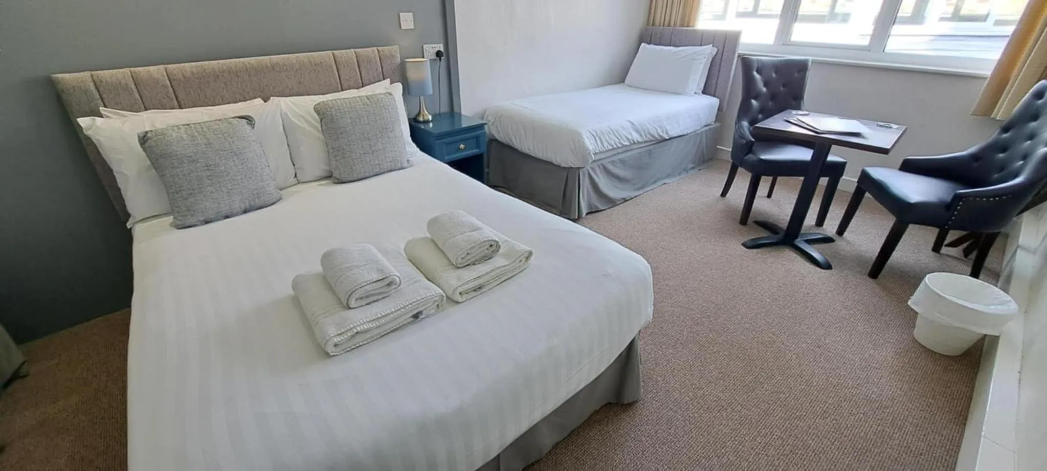 Bedroom, Bed in The Buck