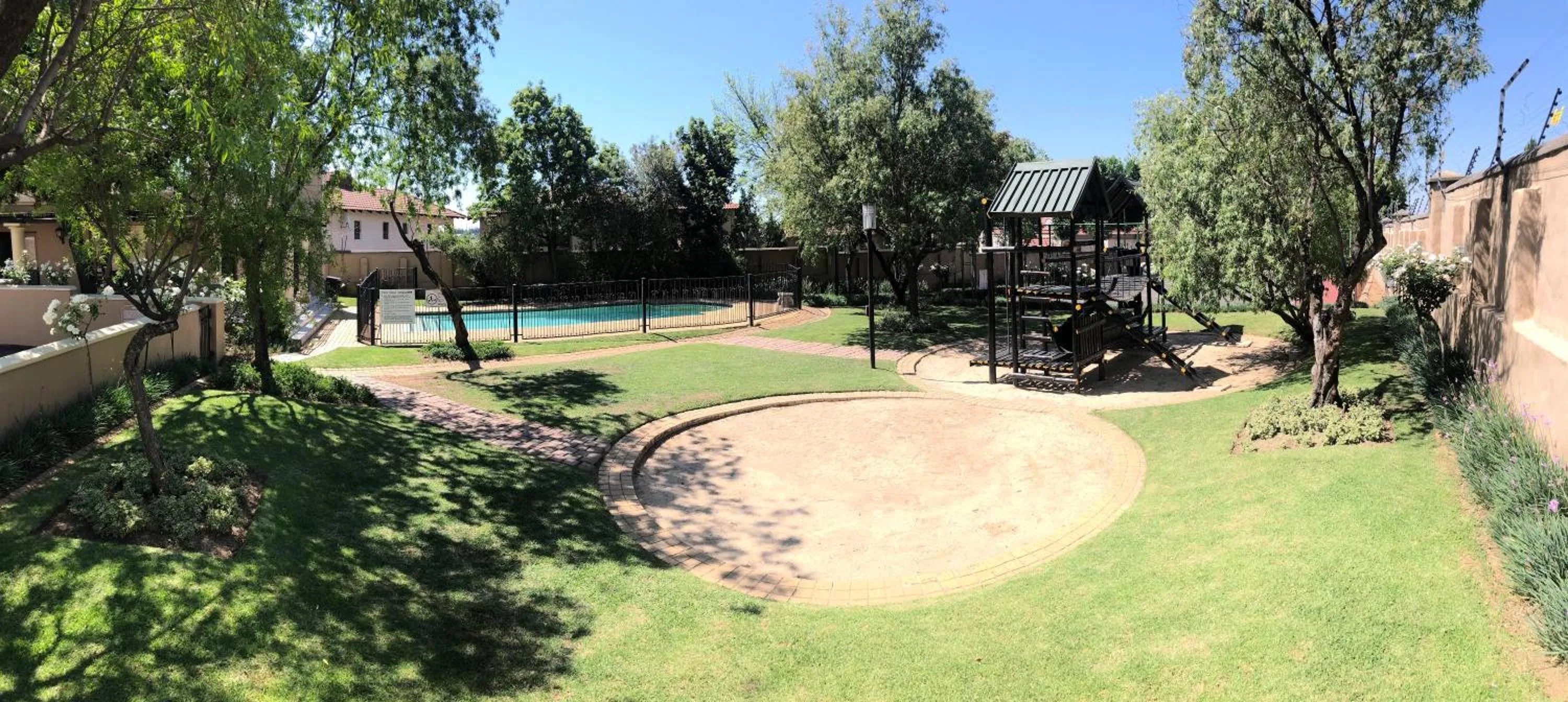 Children play ground in Modern Executive Condo