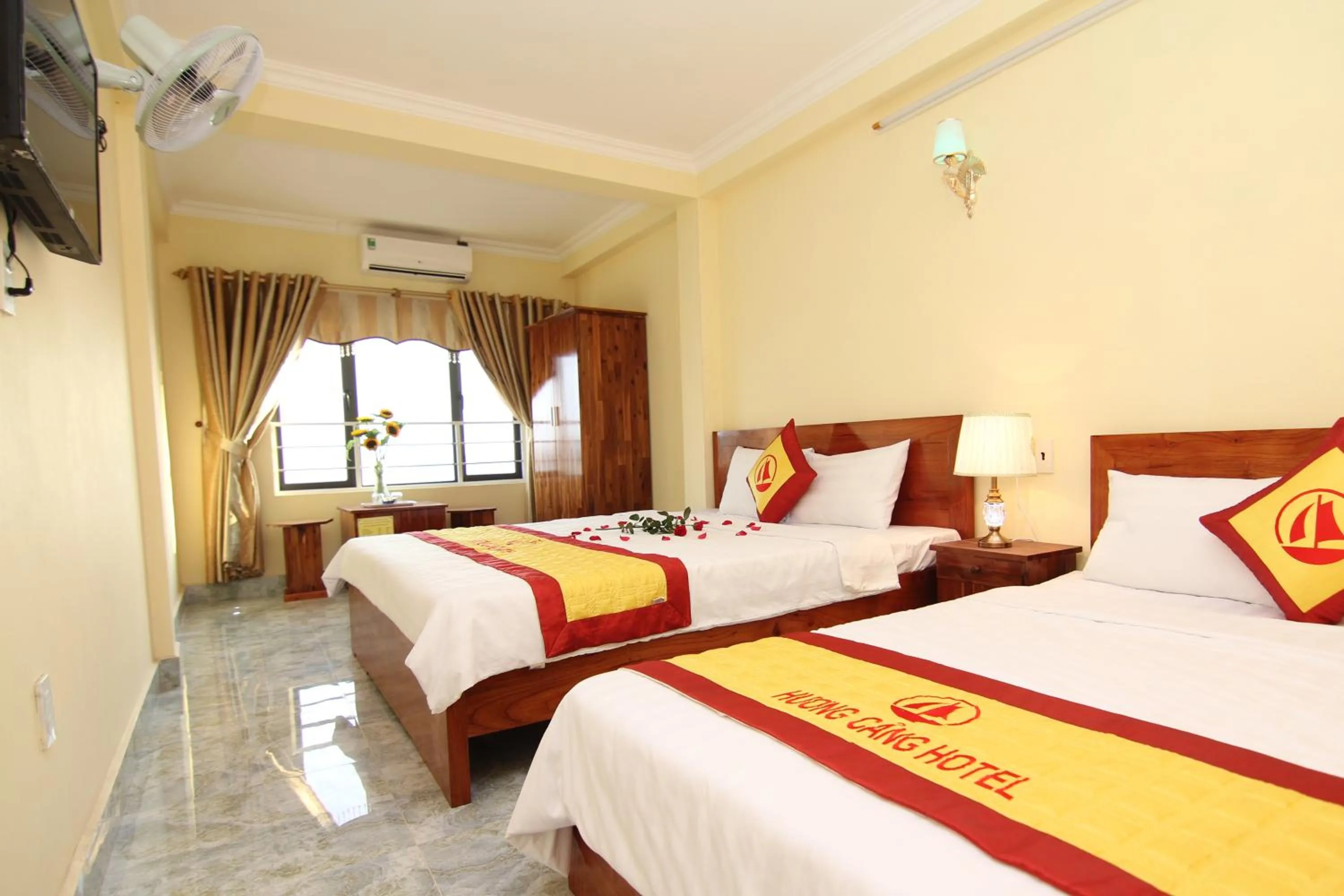 Deluxe Double or Twin Room with Sea View in Huong Cang Sea View Hotel