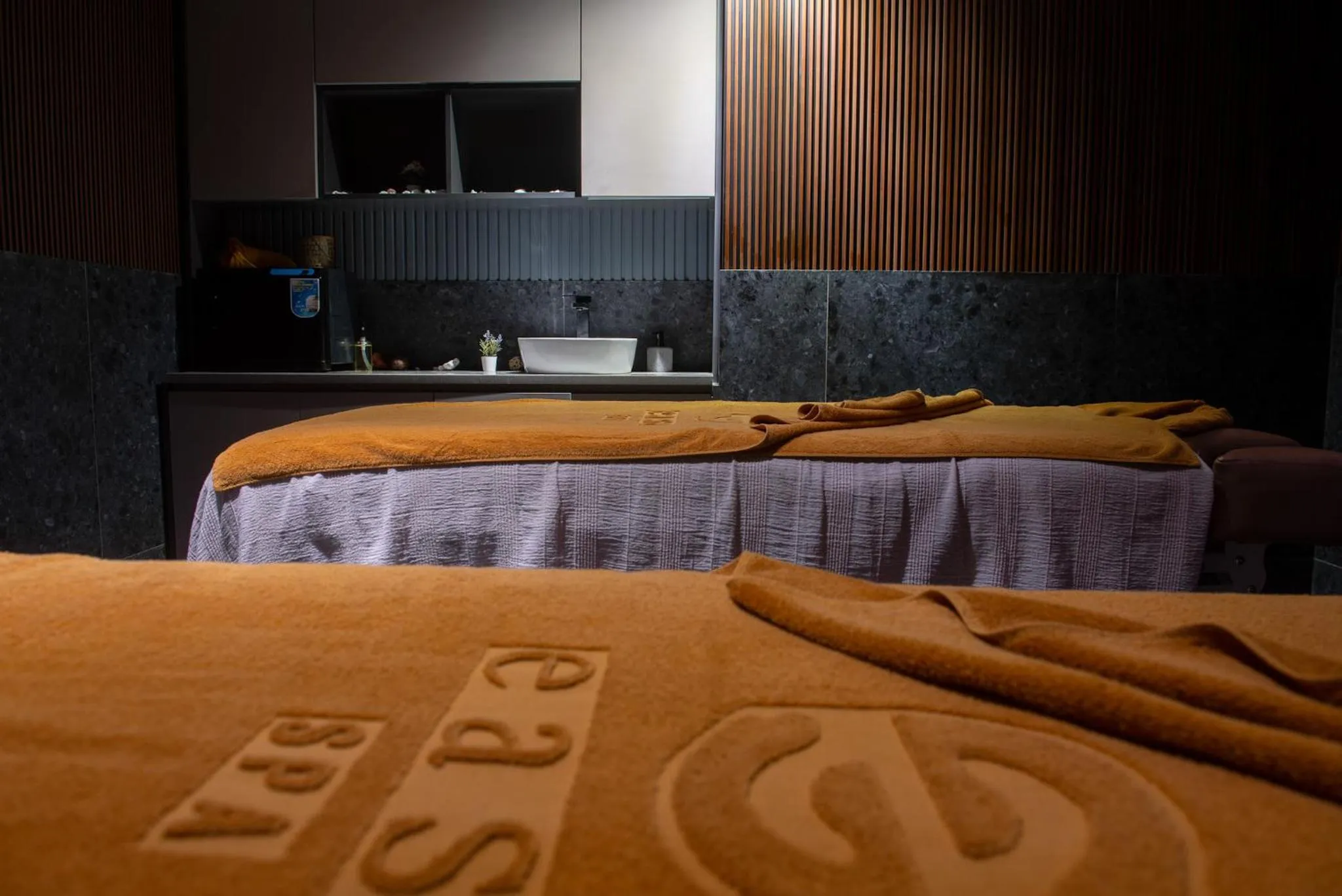 Spa and wellness centre/facilities, Bed in Grands Suites Hotel and Spa Sliema