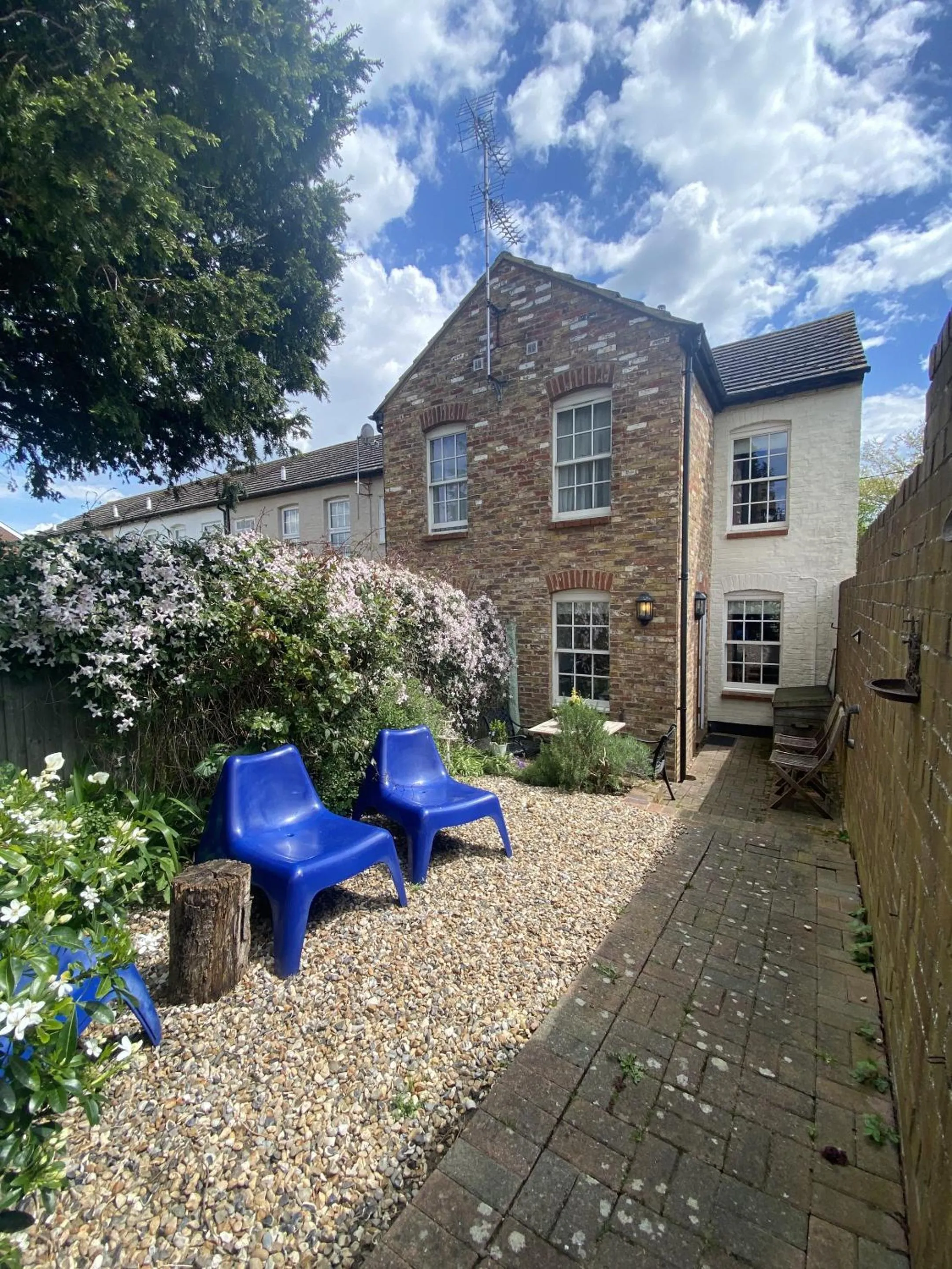 Garden in Green Cottages