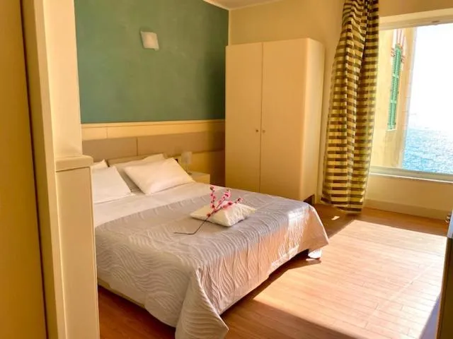 Deluxe Suite with Sea View in HOTEL DEL GOLFO