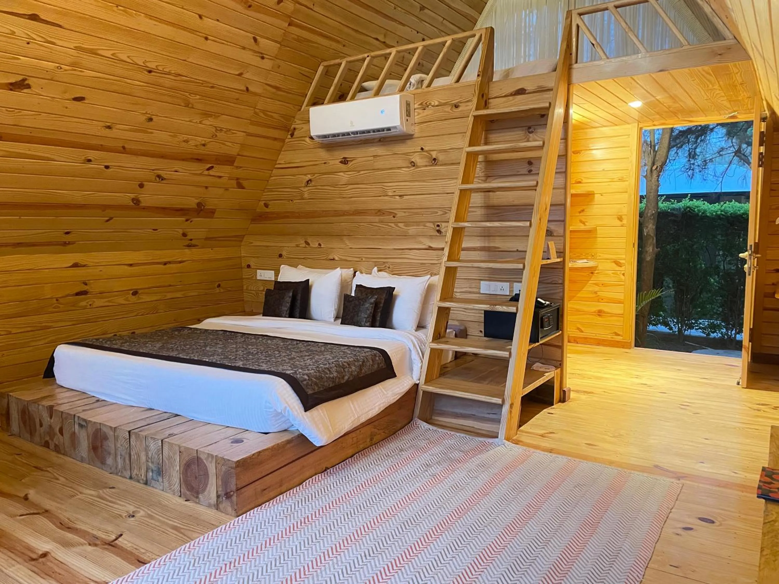 Bedroom, Bed in Tarangi Resort and Spa