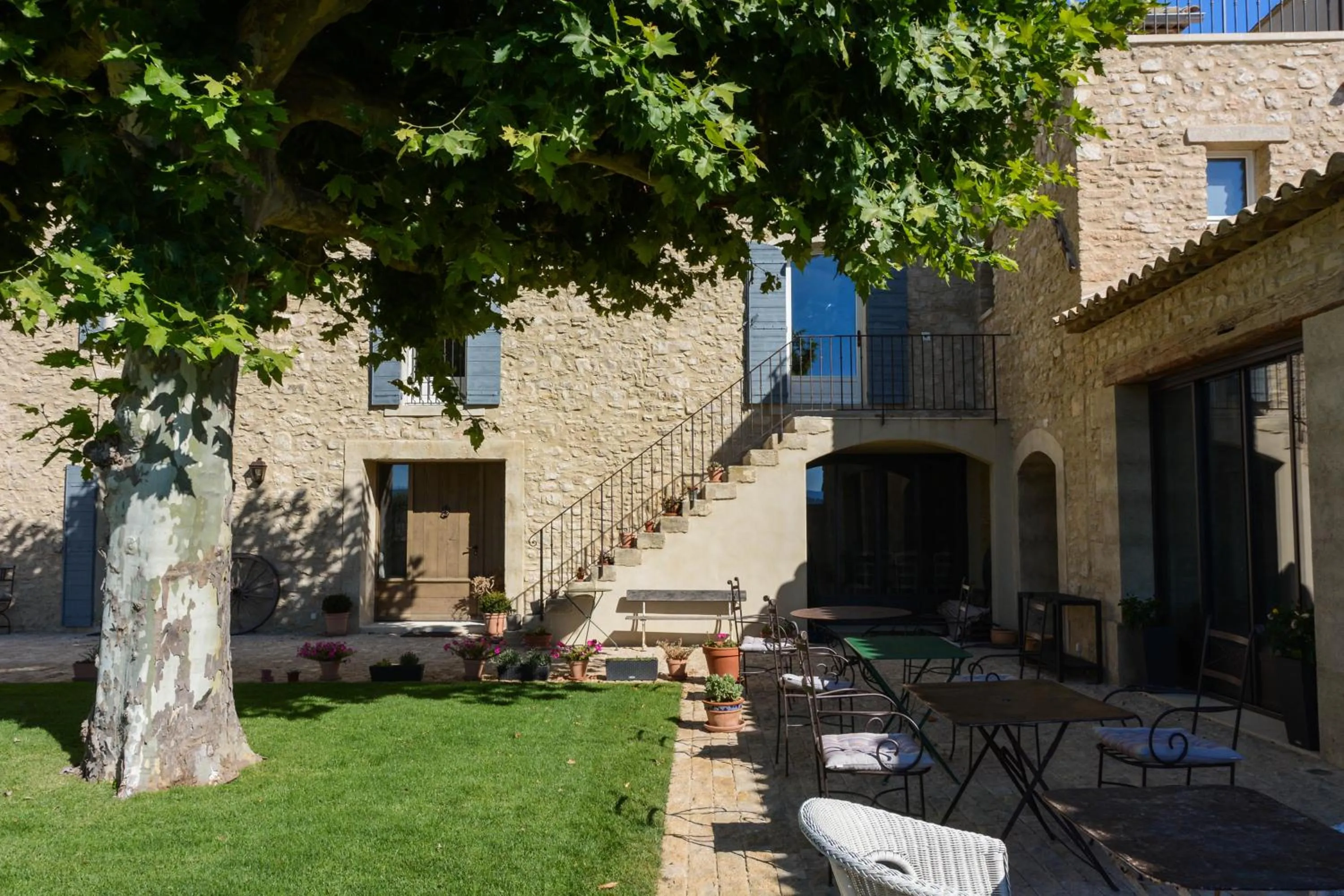 Property building in La Bastide Neuve