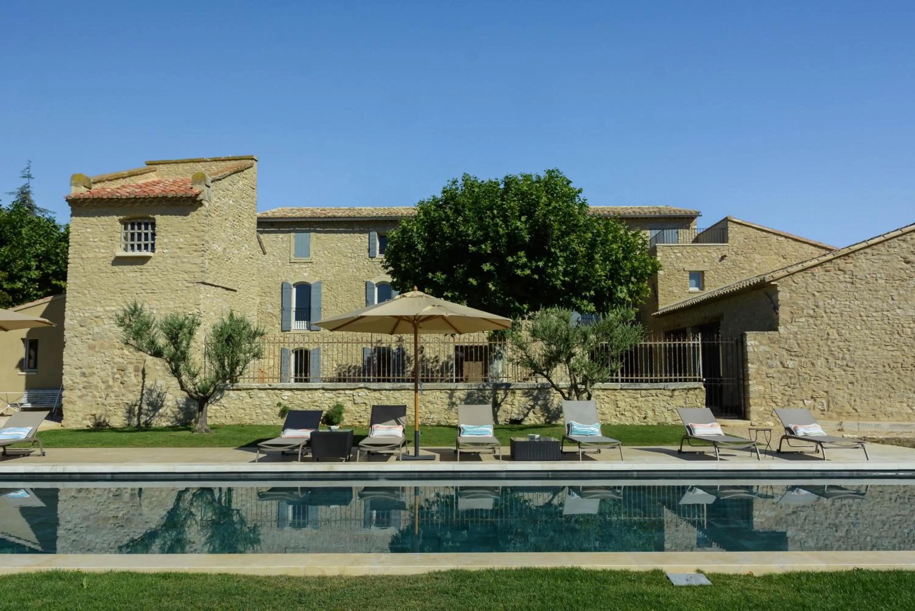 Property building in La Bastide Neuve