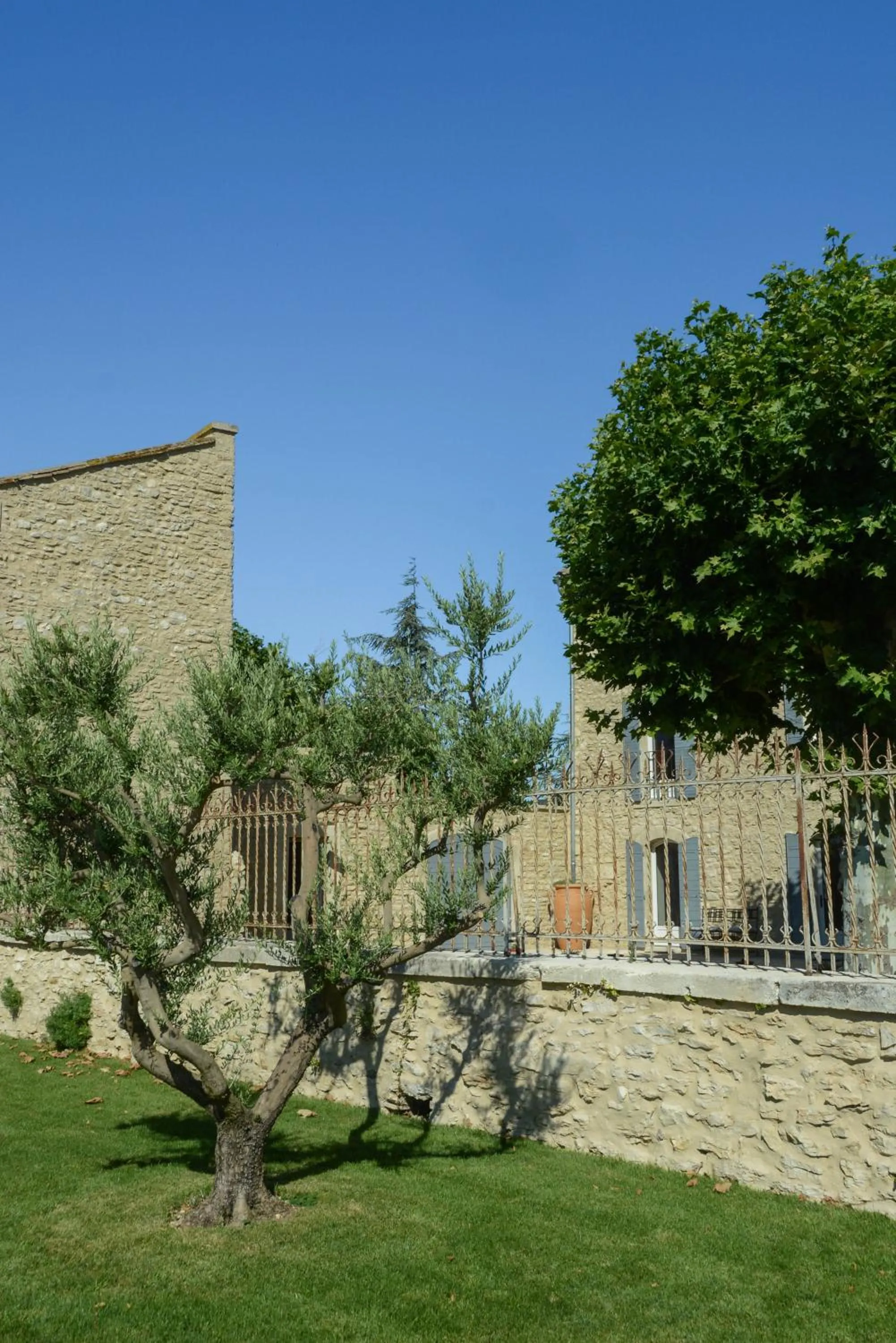 Property building in La Bastide Neuve