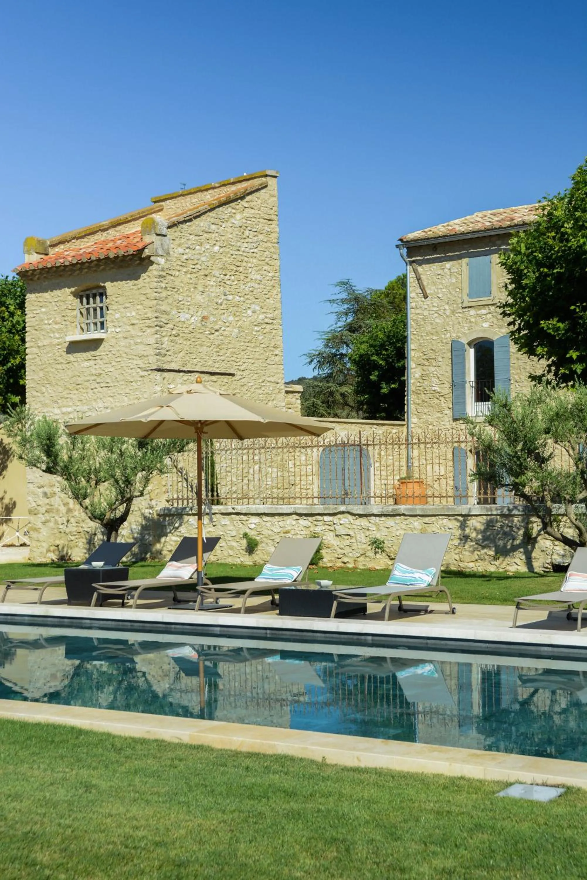Property building in La Bastide Neuve