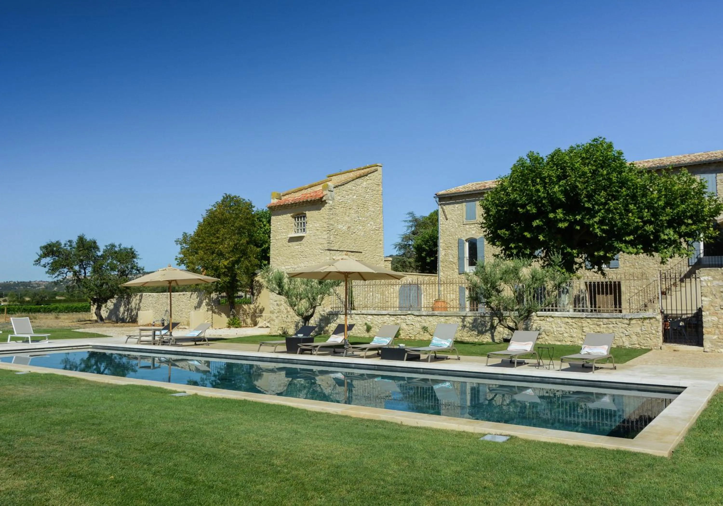 Property building in La Bastide Neuve