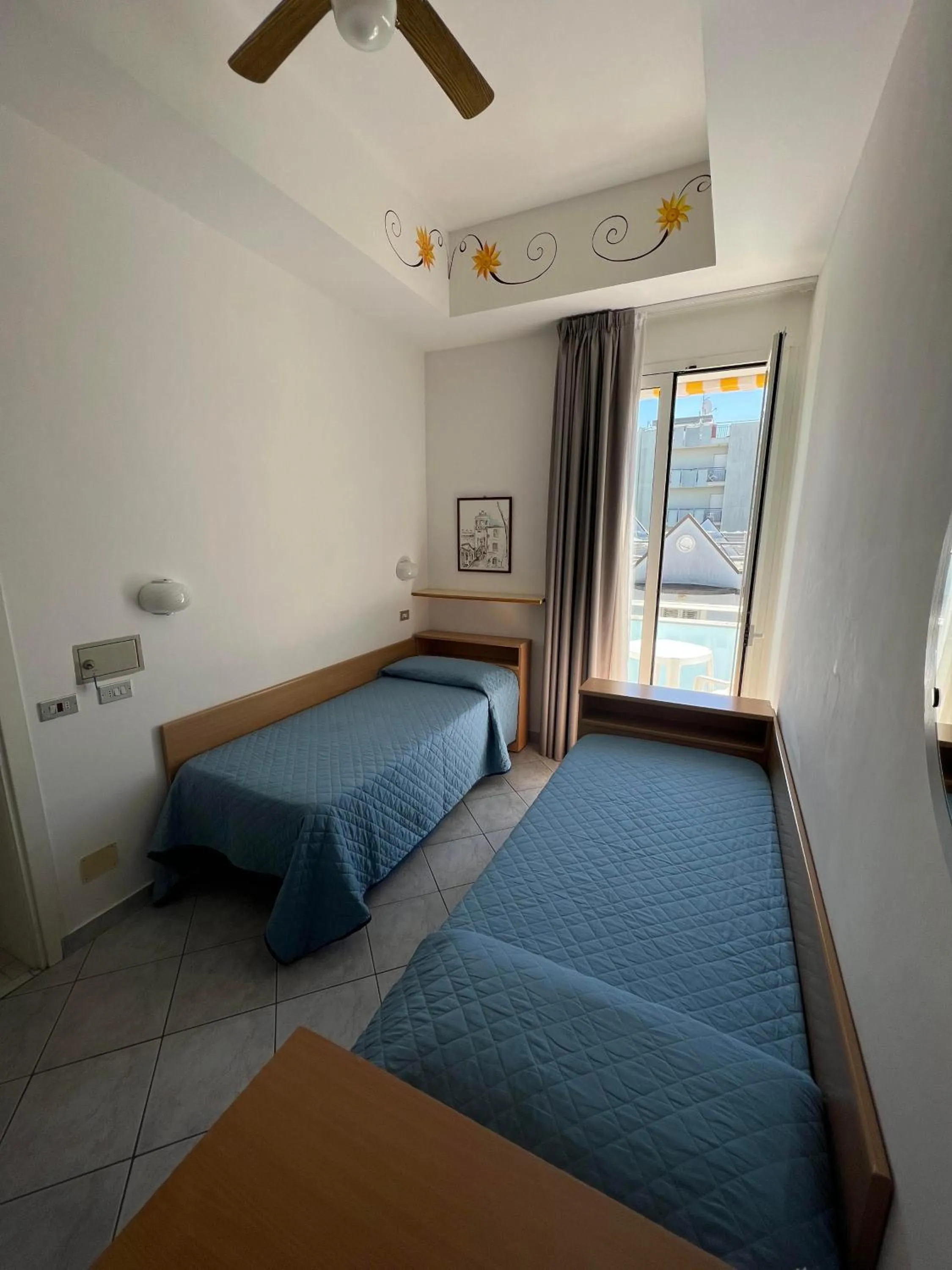 Photo of the whole room, Bed in Hotel Villa dei Fiori - sul mare con piscina