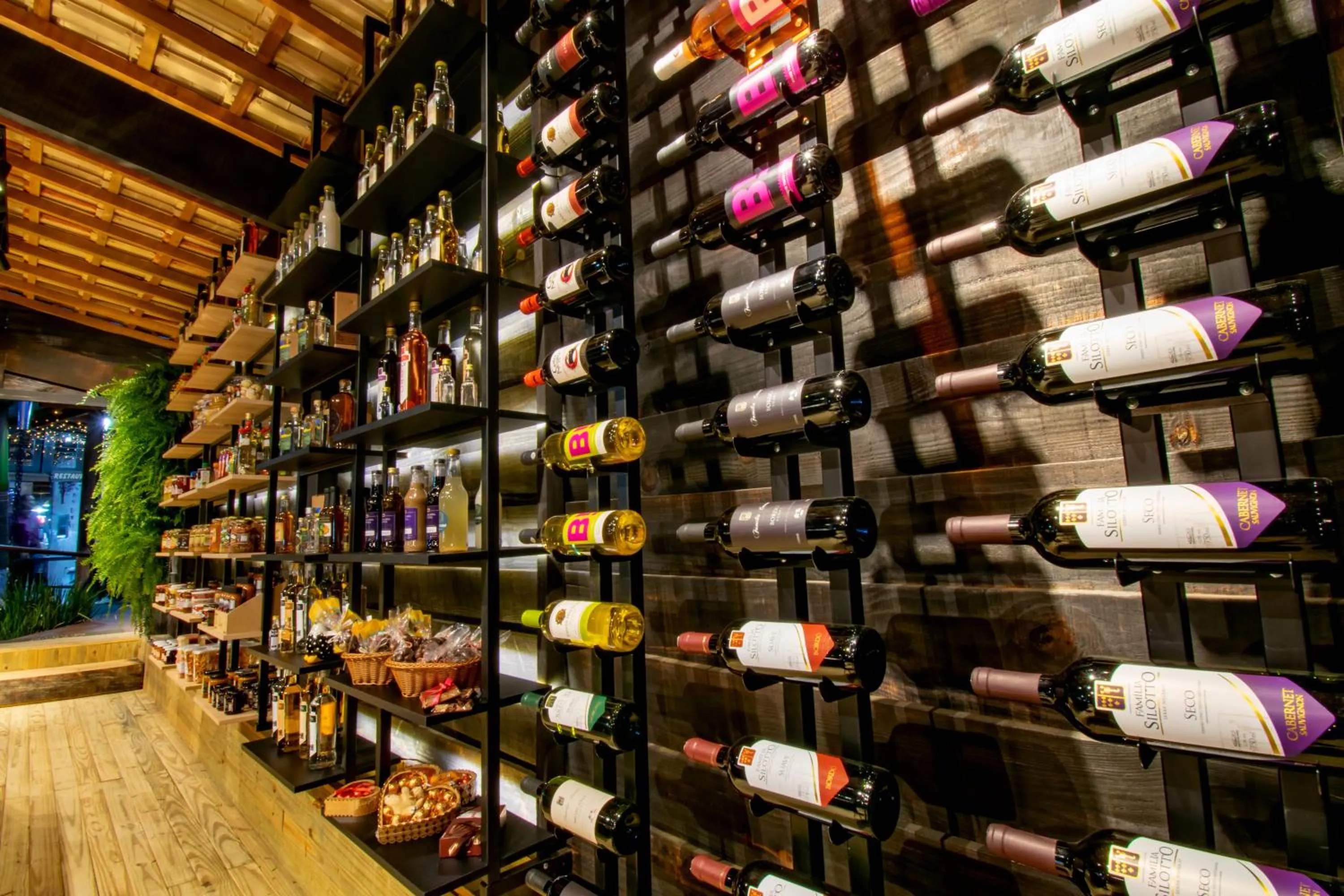 Restaurant/places to eat in Park Hotel Modelo