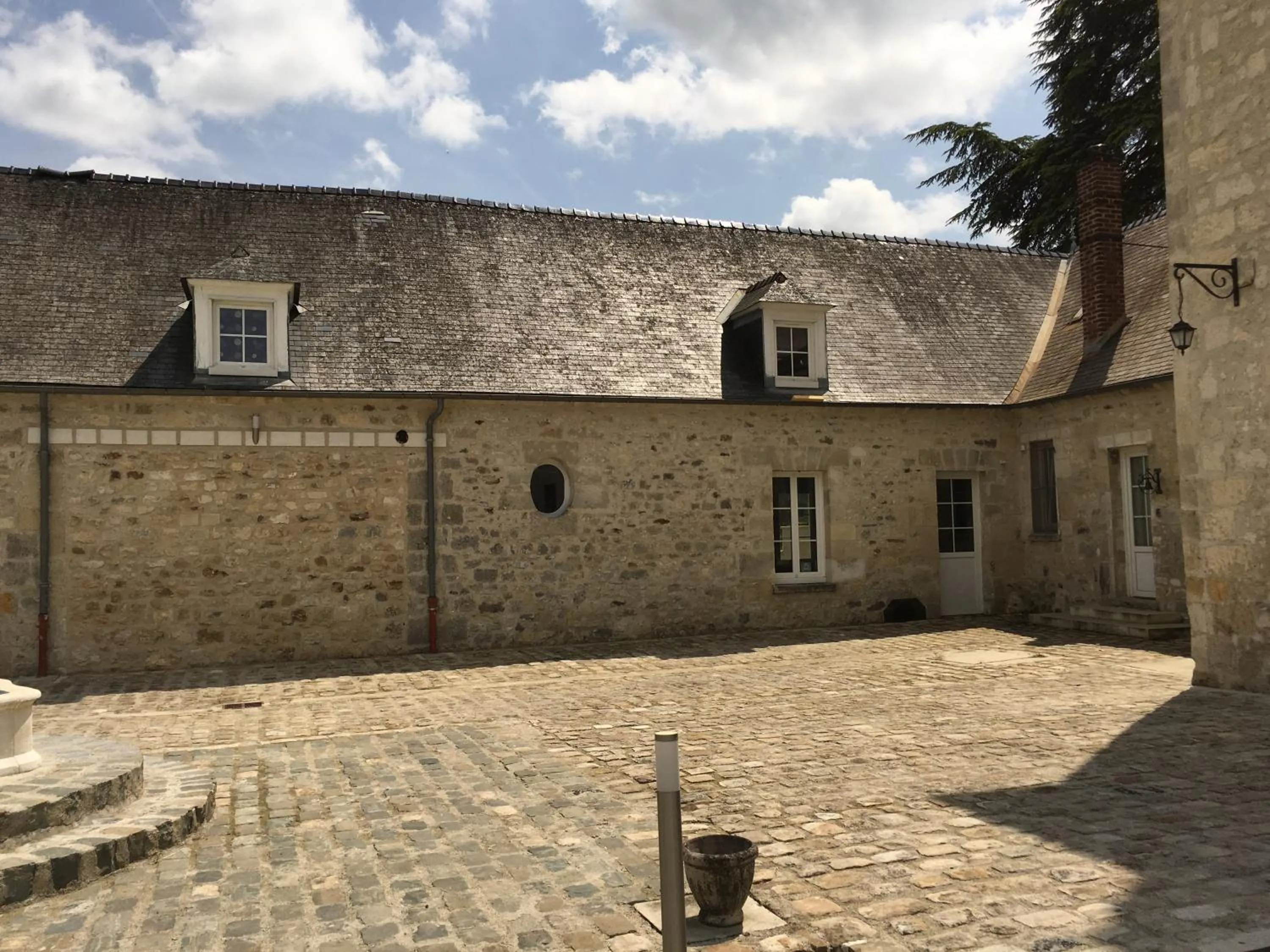 Three-Bedroom House in Gîtes De Saint Rémy