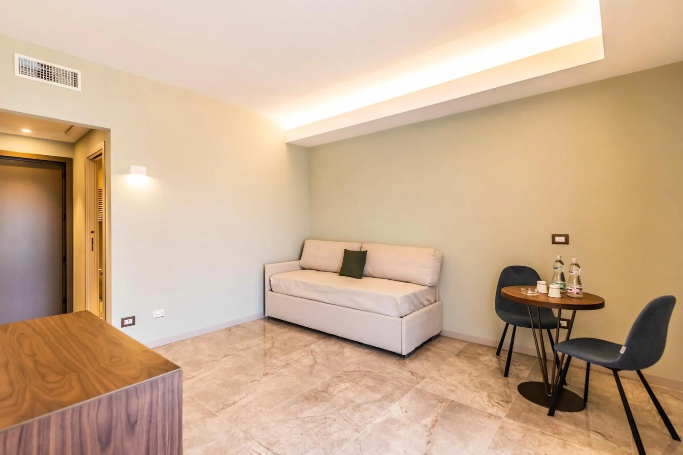 Living room in SOLMARIS TROPEA City Center - Rooms & Suites - Private Parking