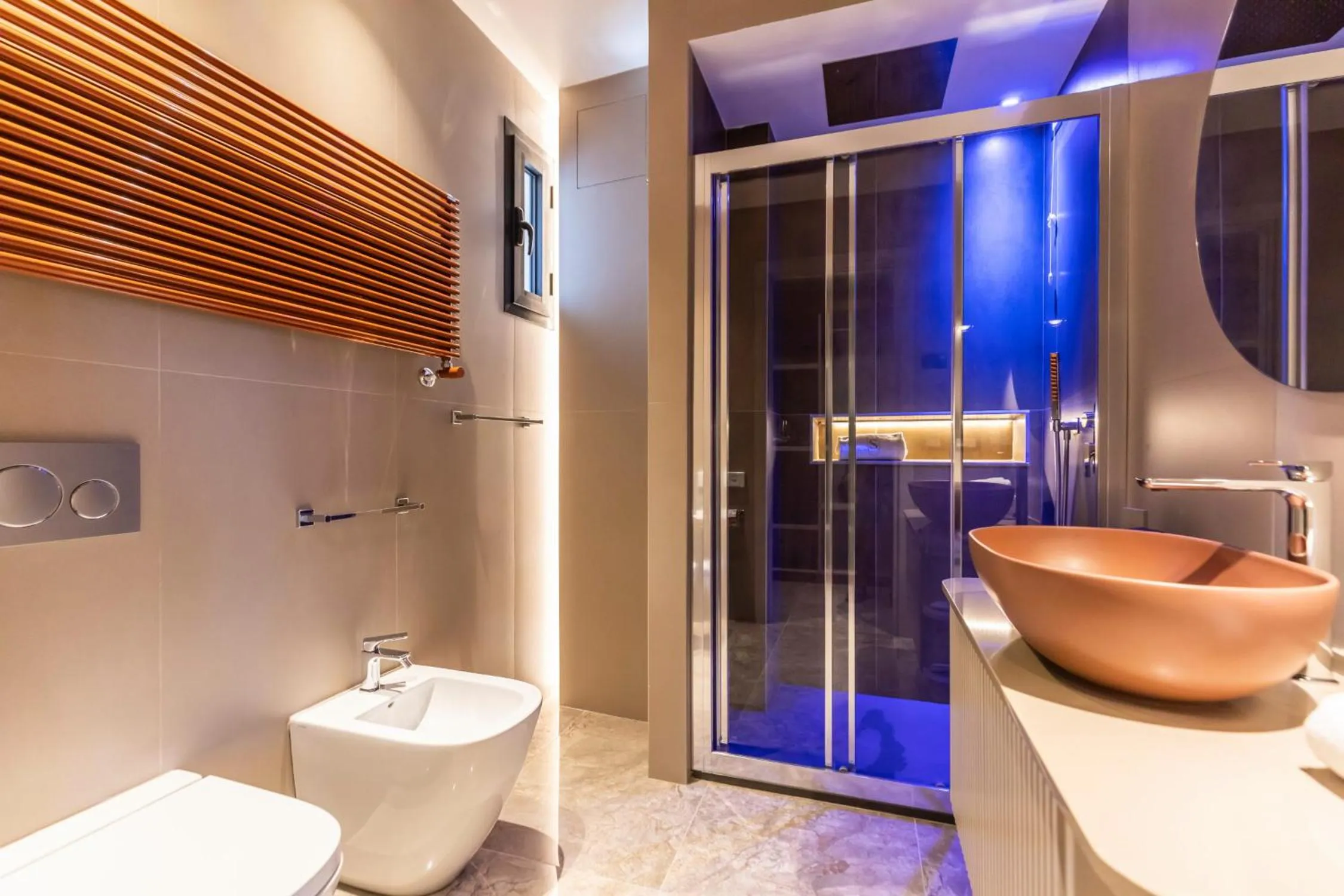 Shower in SOLMARIS TROPEA City Center - Rooms & Suites - Private Parking