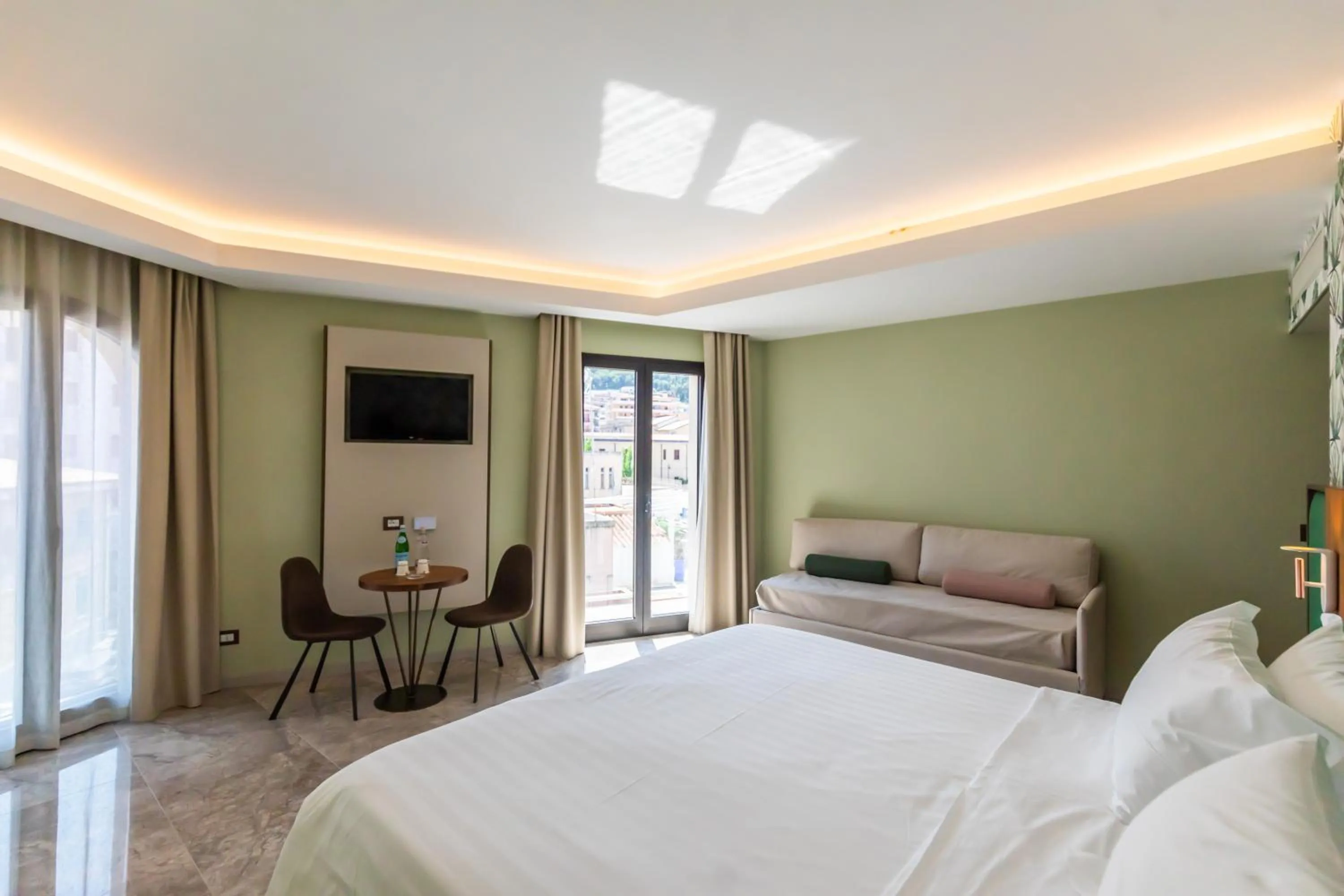 Bed in SOLMARIS TROPEA City Center - Rooms & Suites - Private Parking