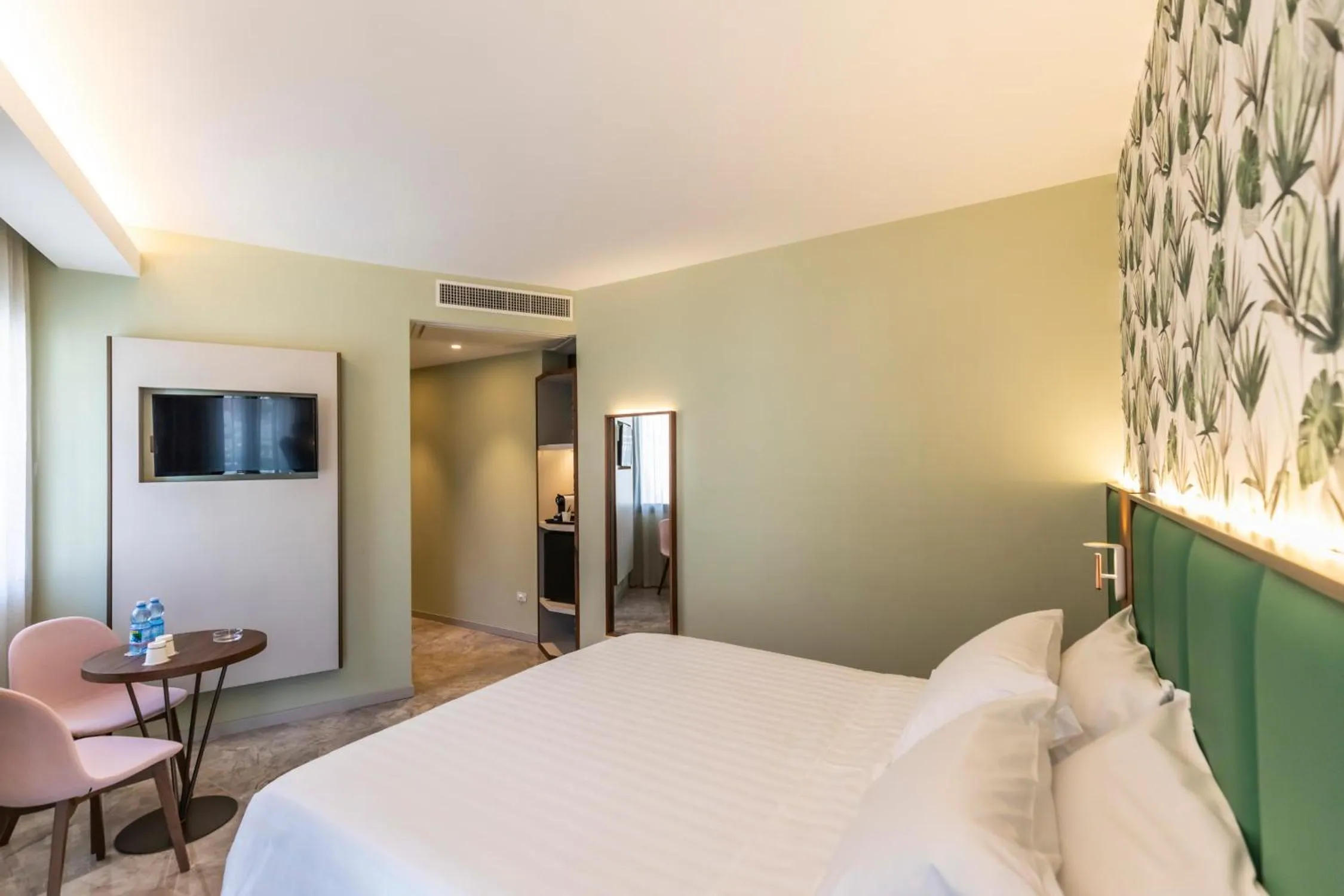 Bed in SOLMARIS TROPEA City Center - Rooms & Suites - Private Parking