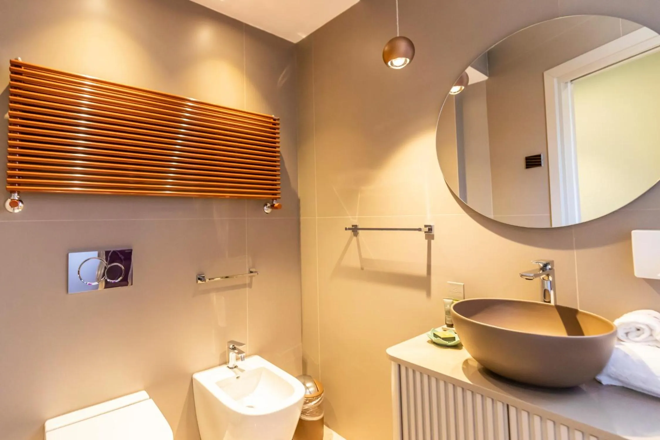 Toilet in SOLMARIS TROPEA City Center - Rooms & Suites - Private Parking