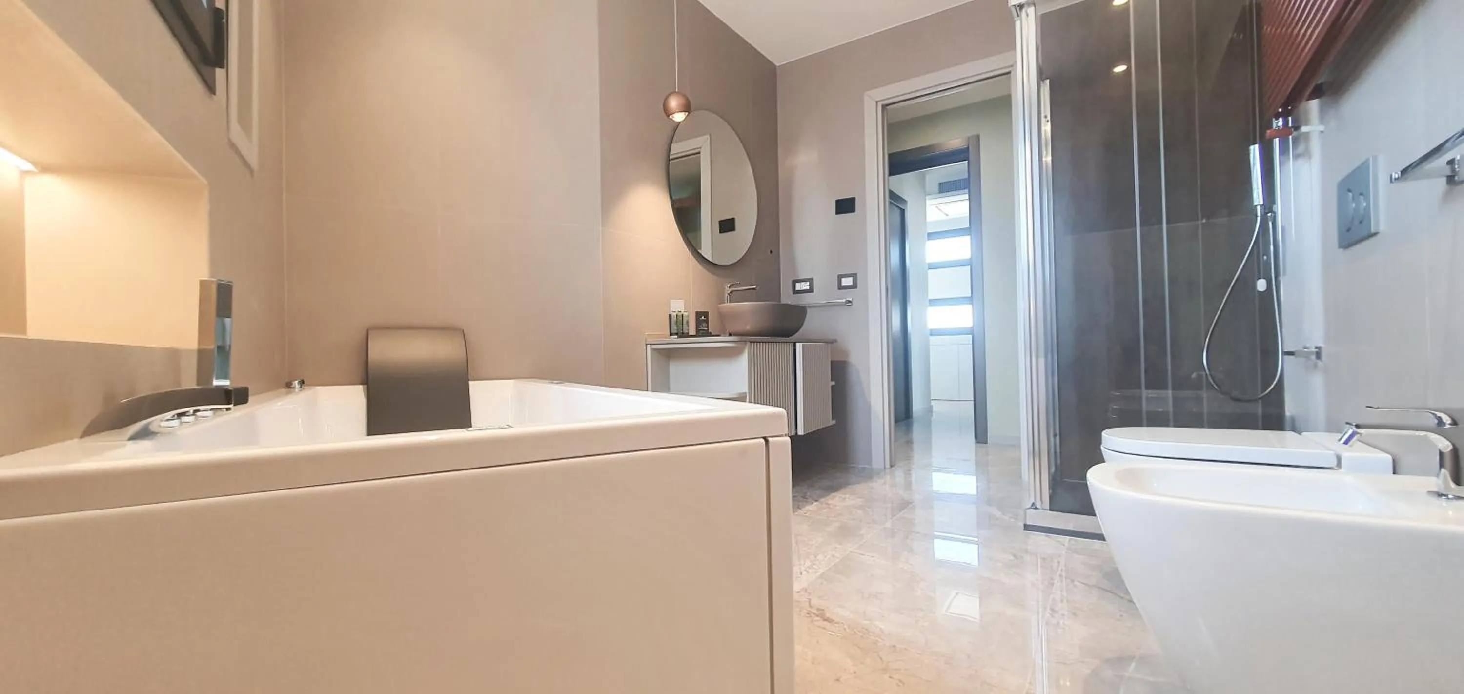 Shower in SOLMARIS TROPEA City Center - Rooms & Suites - Private Parking
