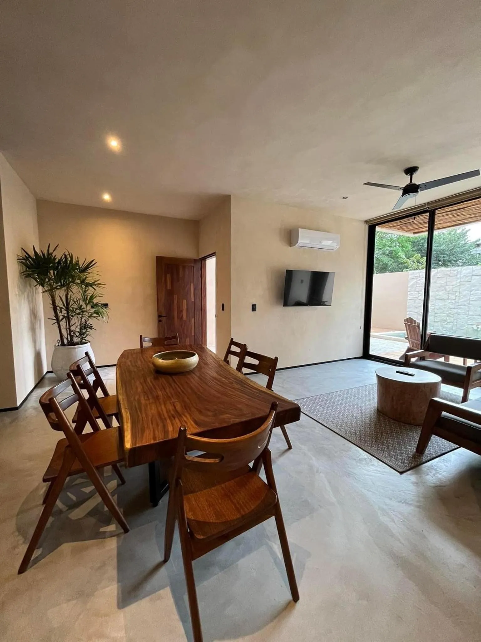Seating area in La Veleta luxury condos