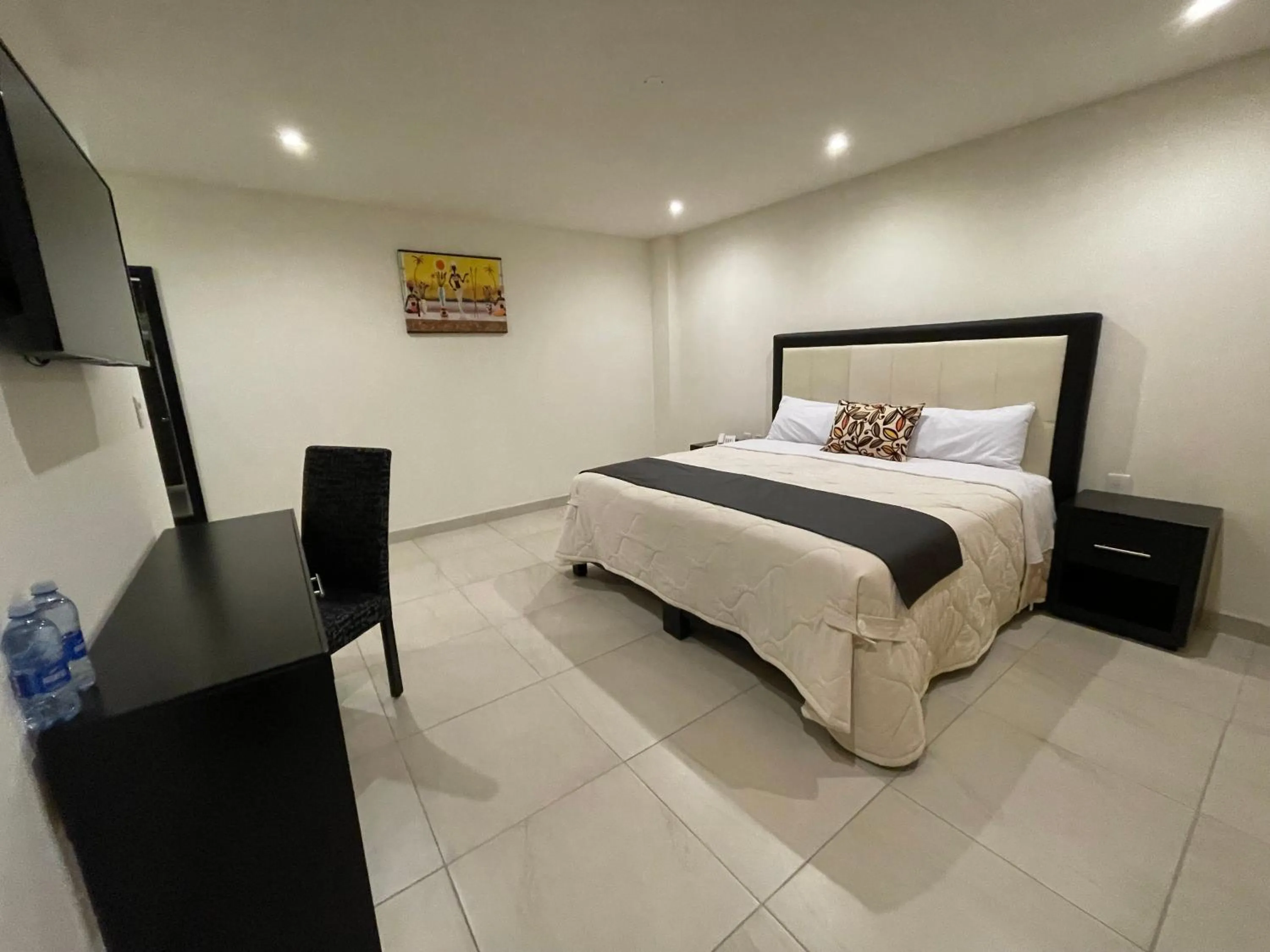 Standard Queen Room in ABERDEEN HOTEL DOLORES HIDALGO