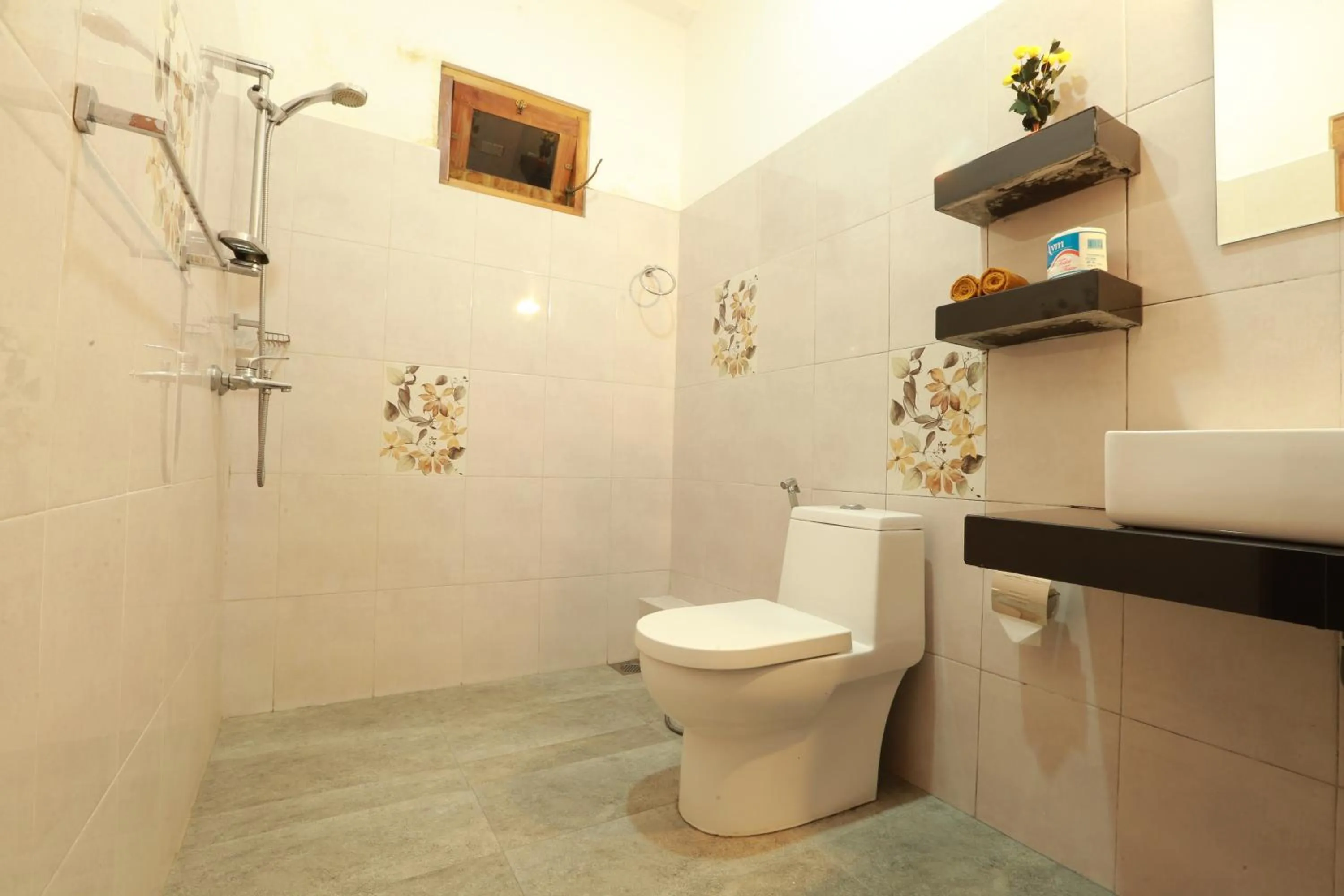 Bathroom in Hotel Bay Watch Unawatuna