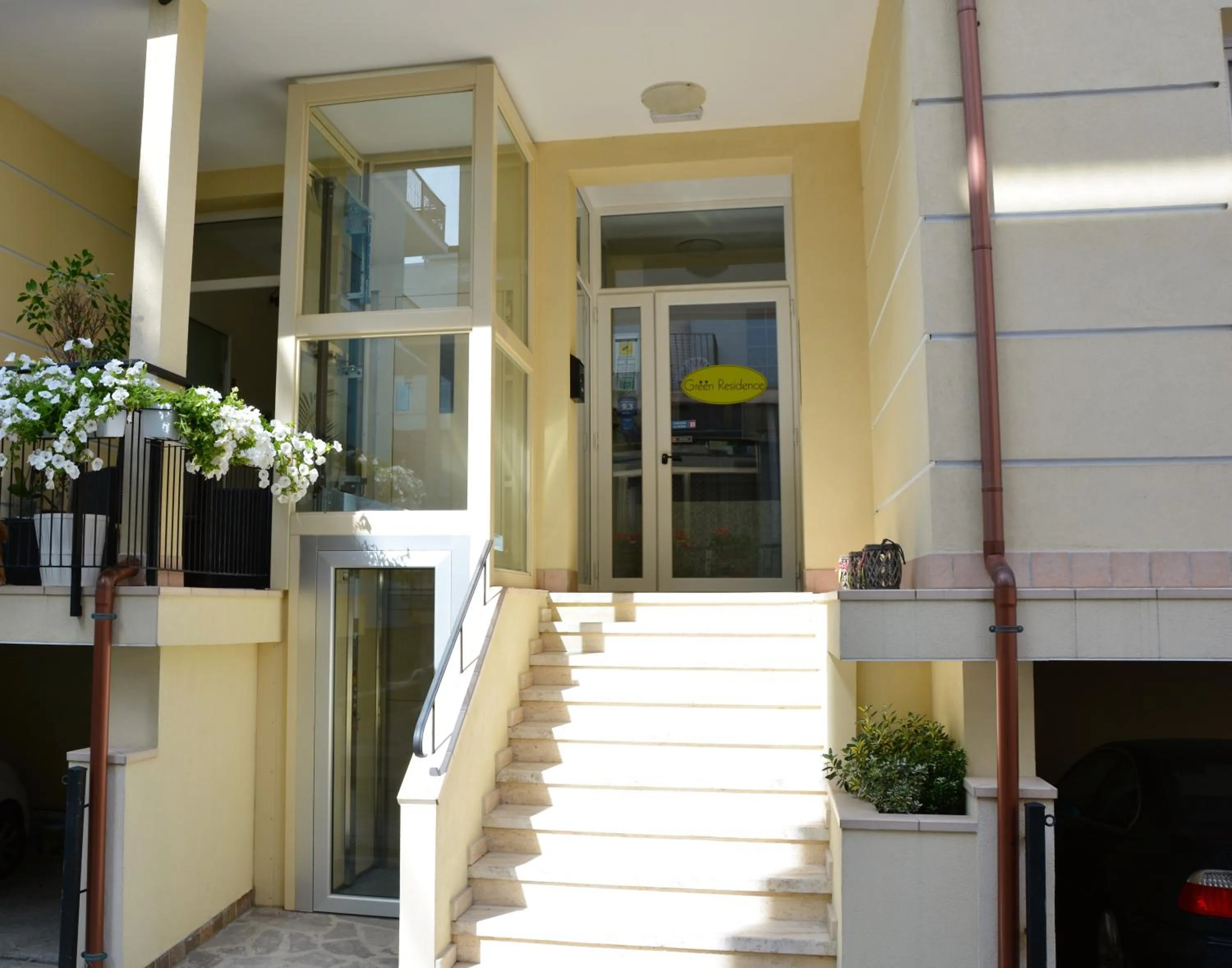 Facade/entrance in Green Residence