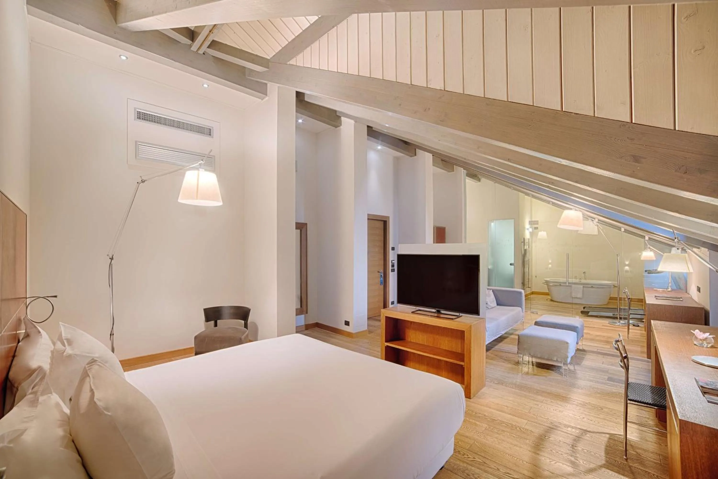 Bedroom, Bed in NH Collection Torino Santo Stefano