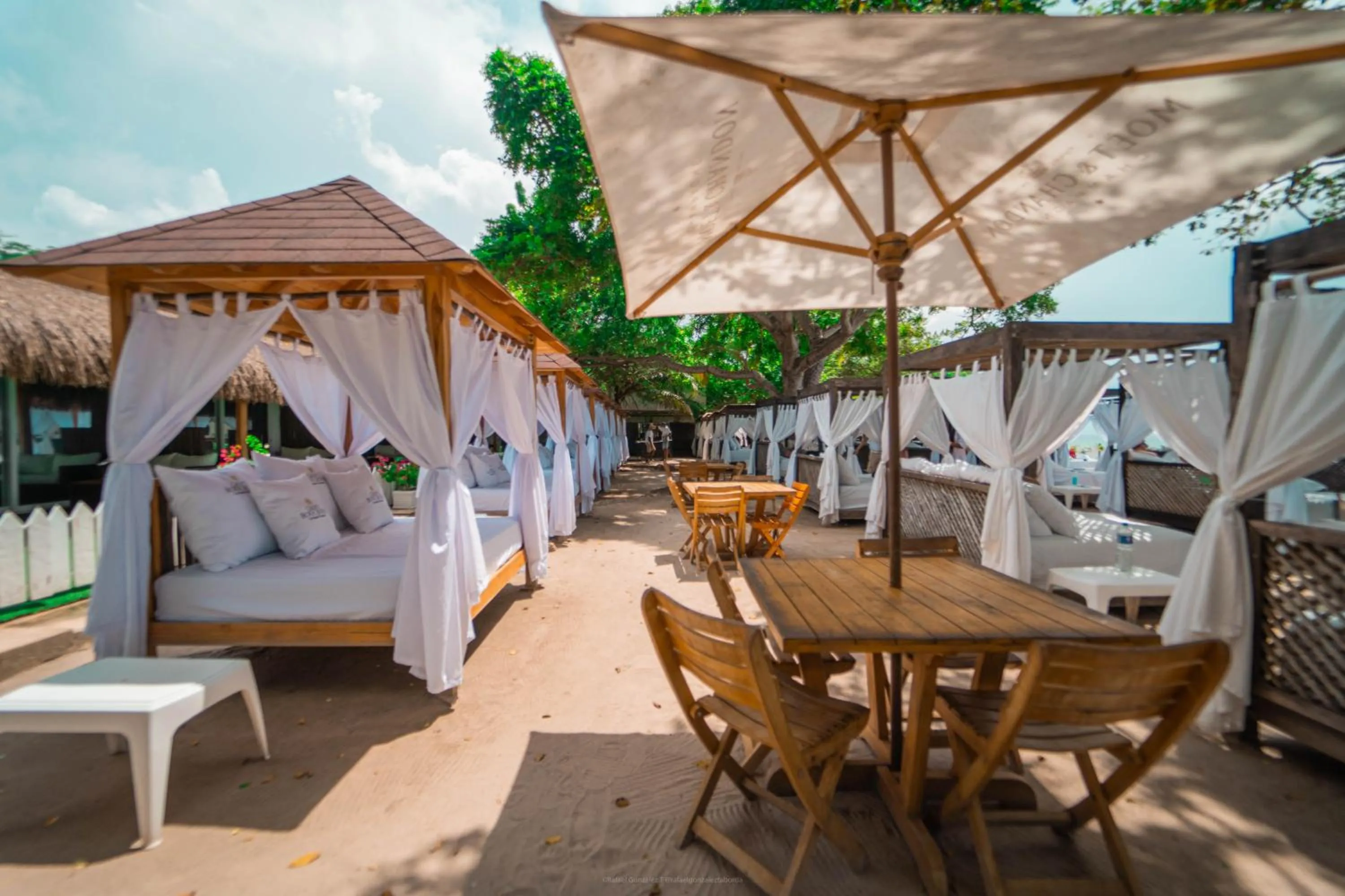 Day in Bora Bora Beach Club Cartagena