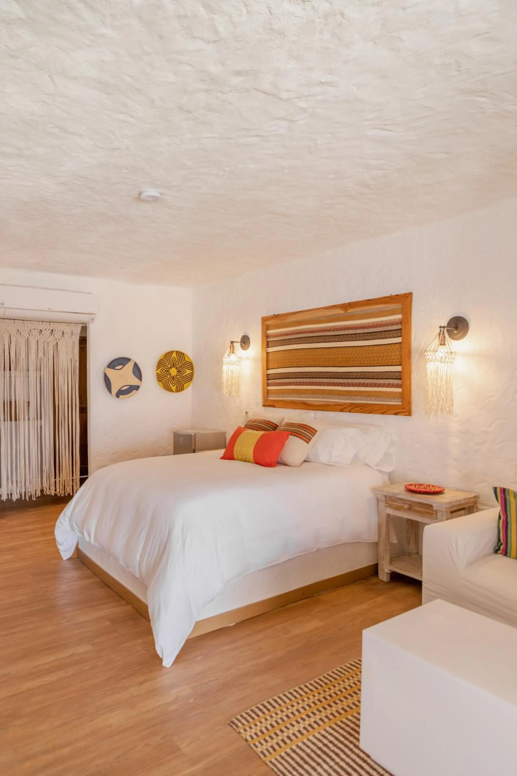 Photo of the whole room, Bed in Bora Bora Beach Club Cartagena