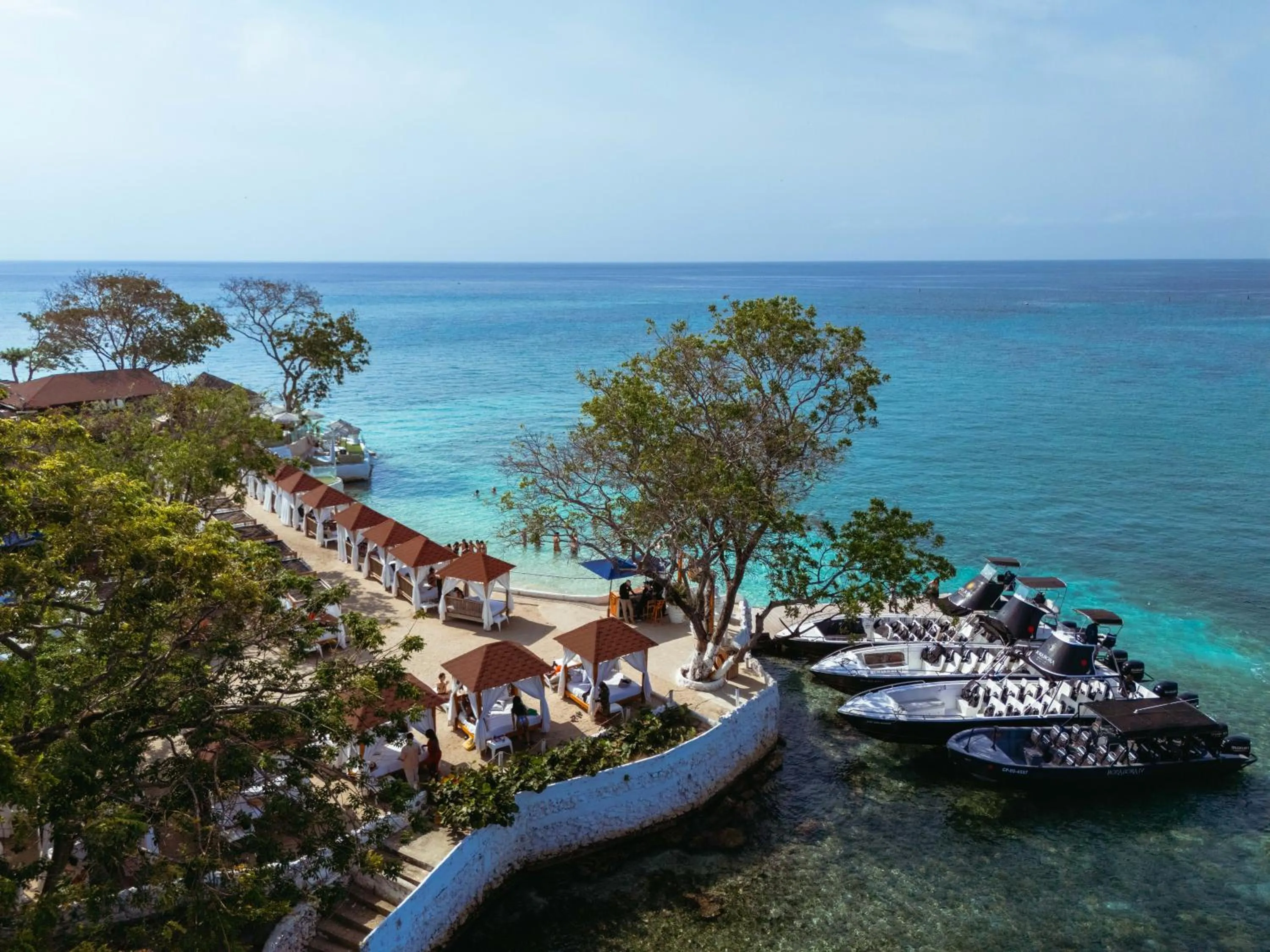 Property building in Bora Bora Beach Club Cartagena