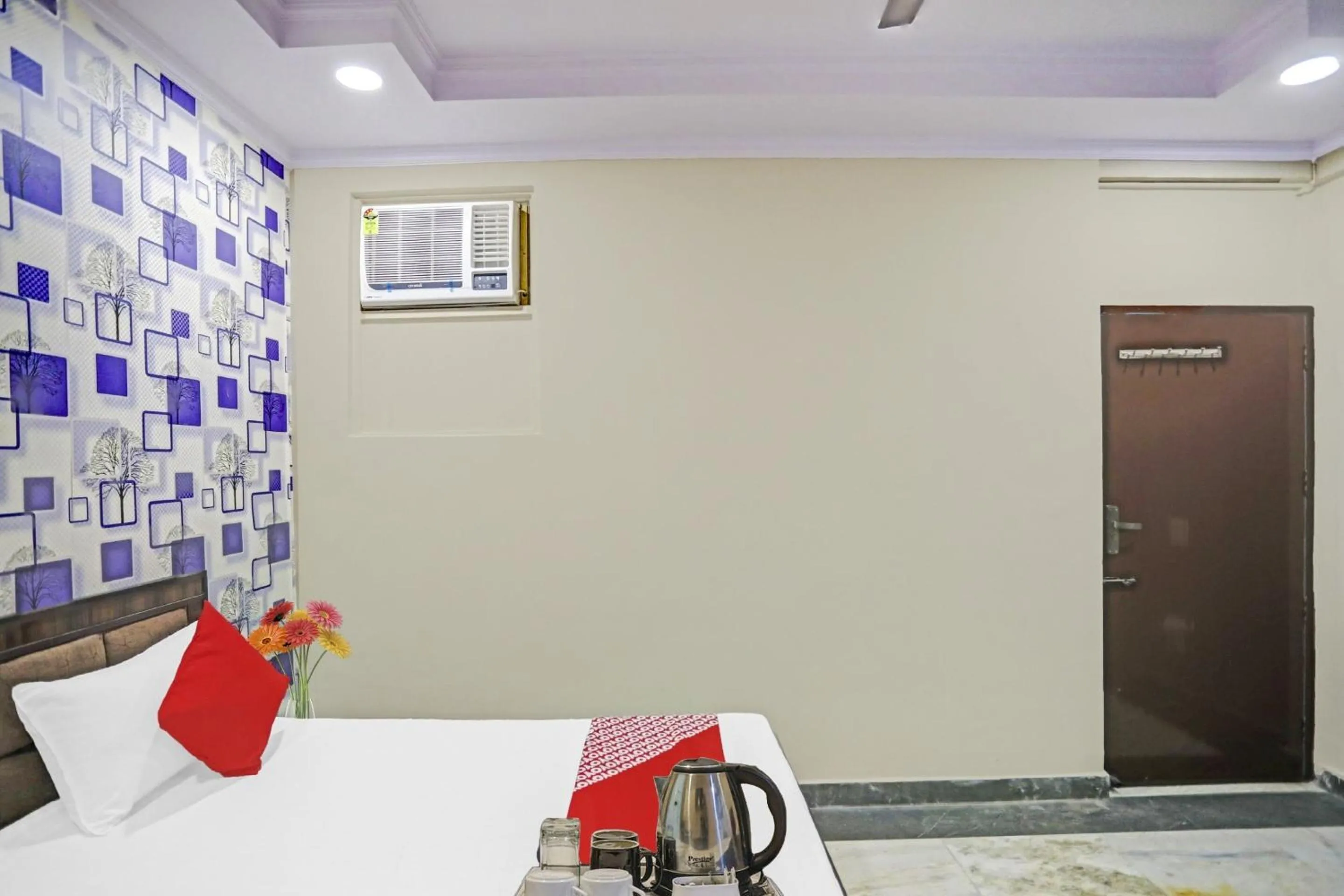 Bedroom in Super Hotel O Metro Inn Near Worlds Of Wonder