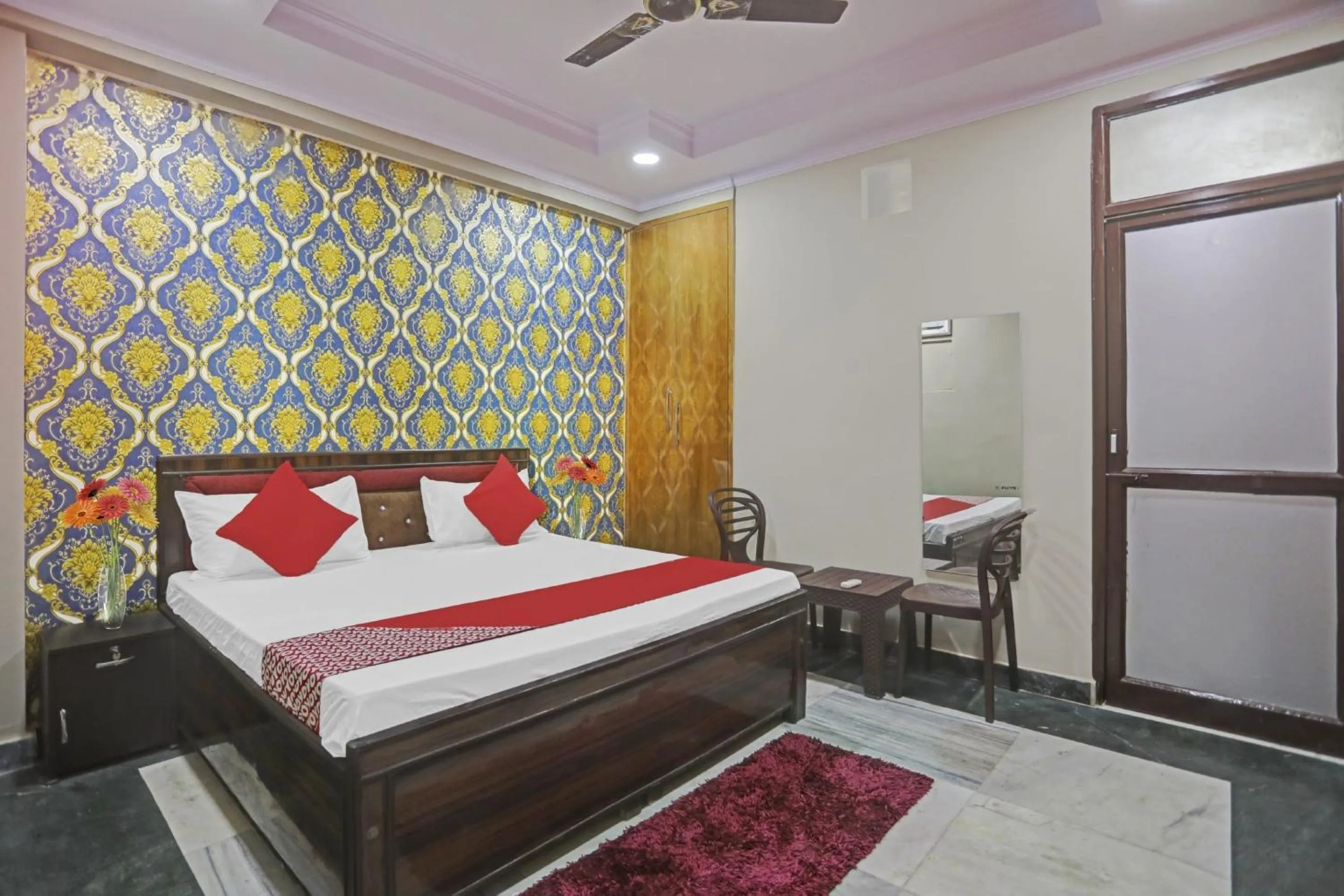 Bedroom, Bed in Hotel O Metro Inn