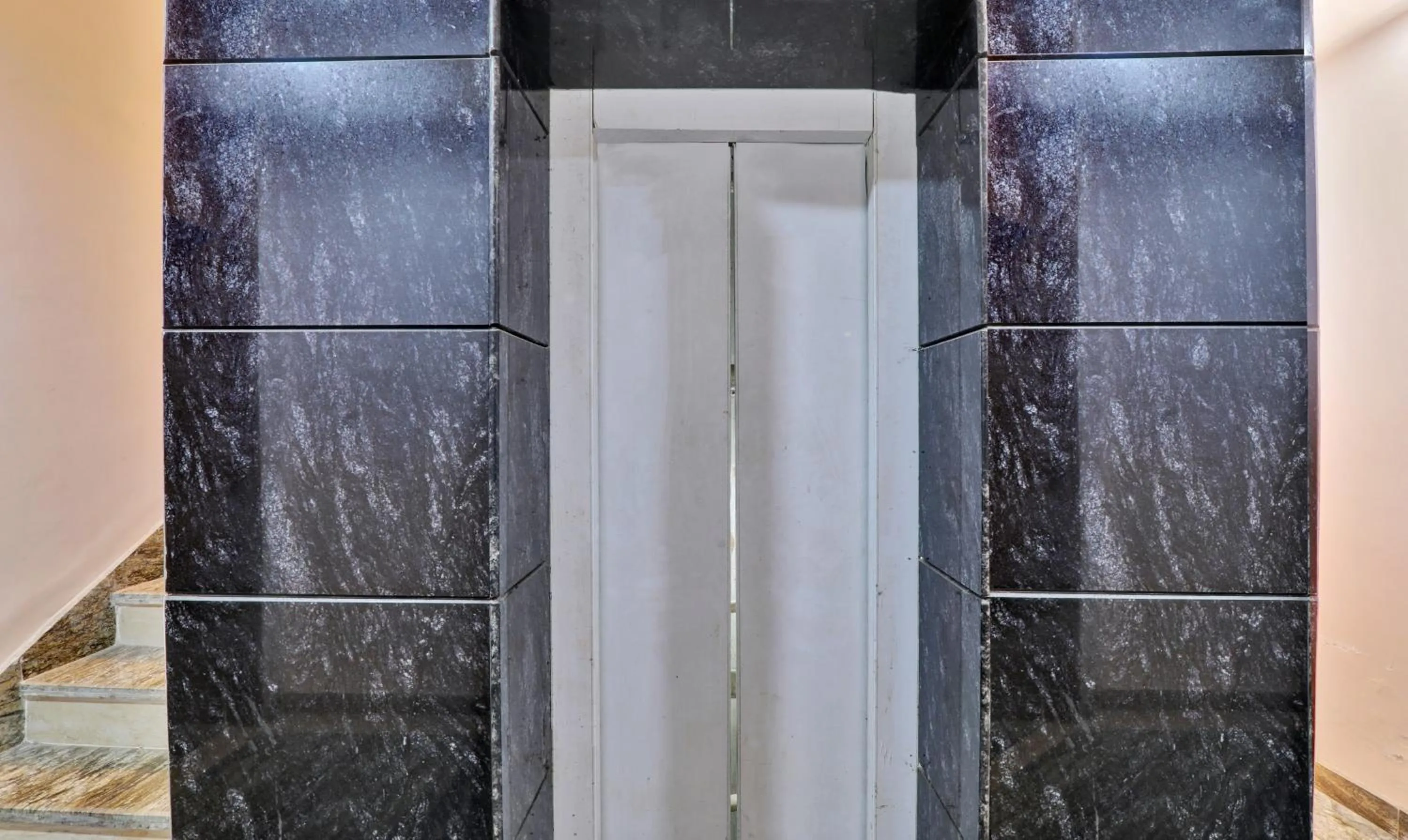 Itsy Hotels Royal Galaxy - 3 km From Sangam