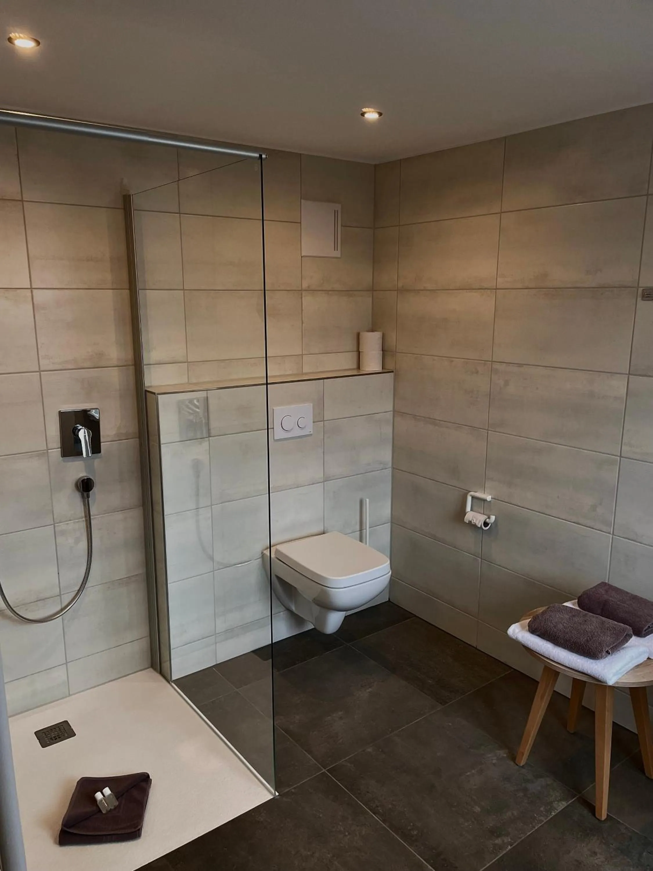 Shower in Gasthof Lamm Grabenstetten