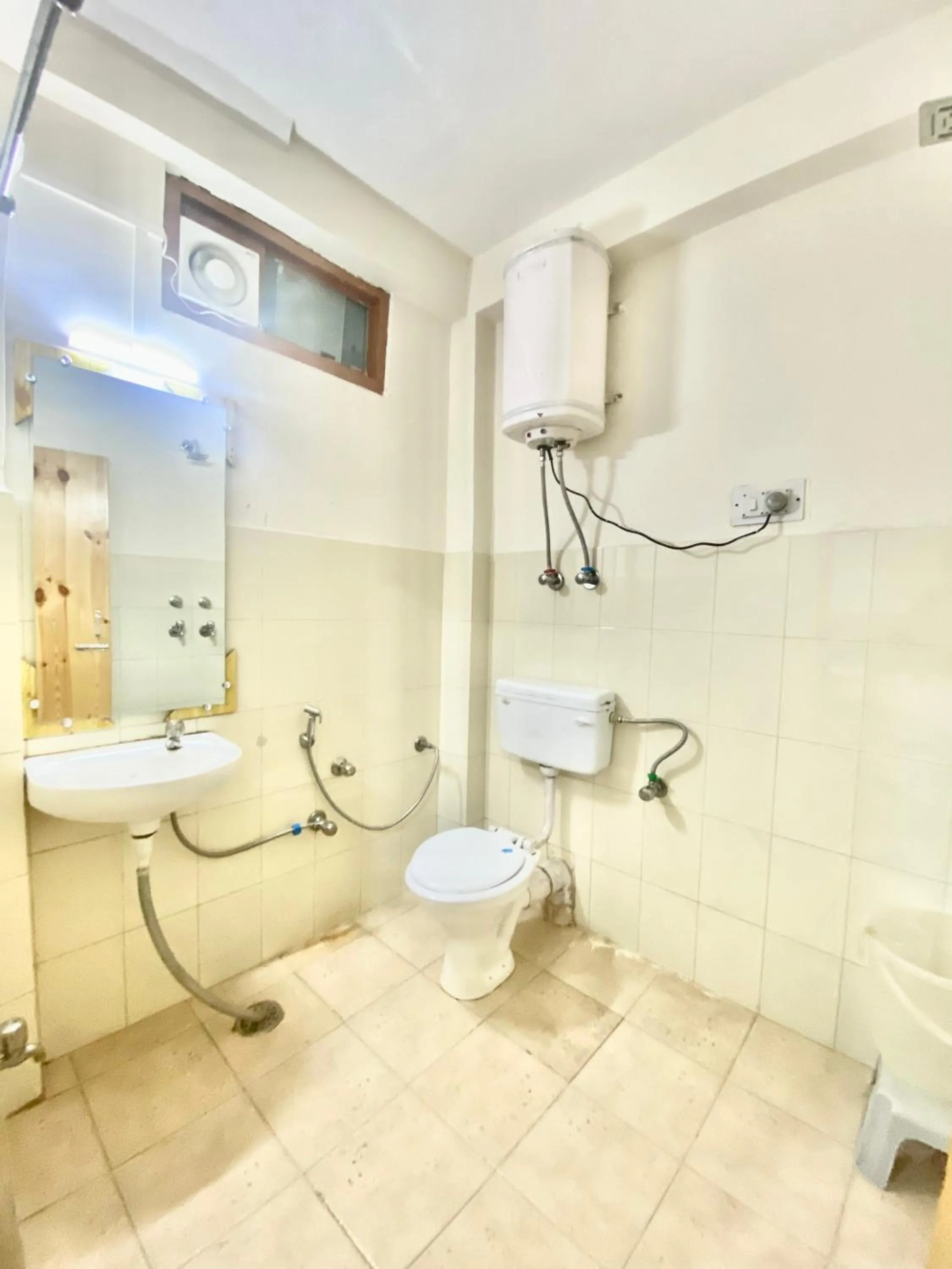 Toilet in The Prasher Lodge Mall Road Manali