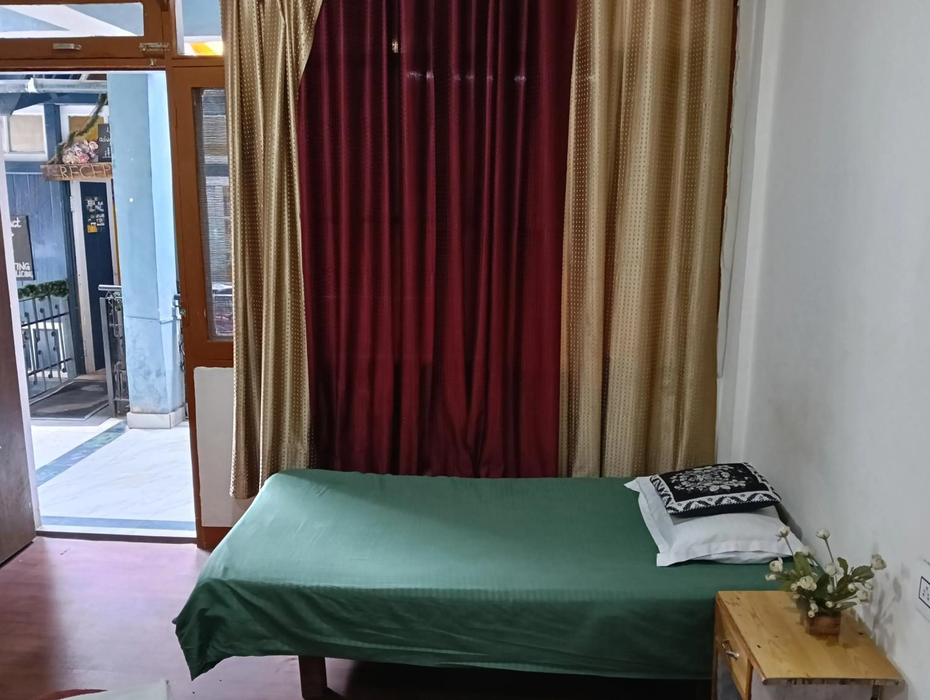 Bed in The Prasher Lodge Mall Road Manali
