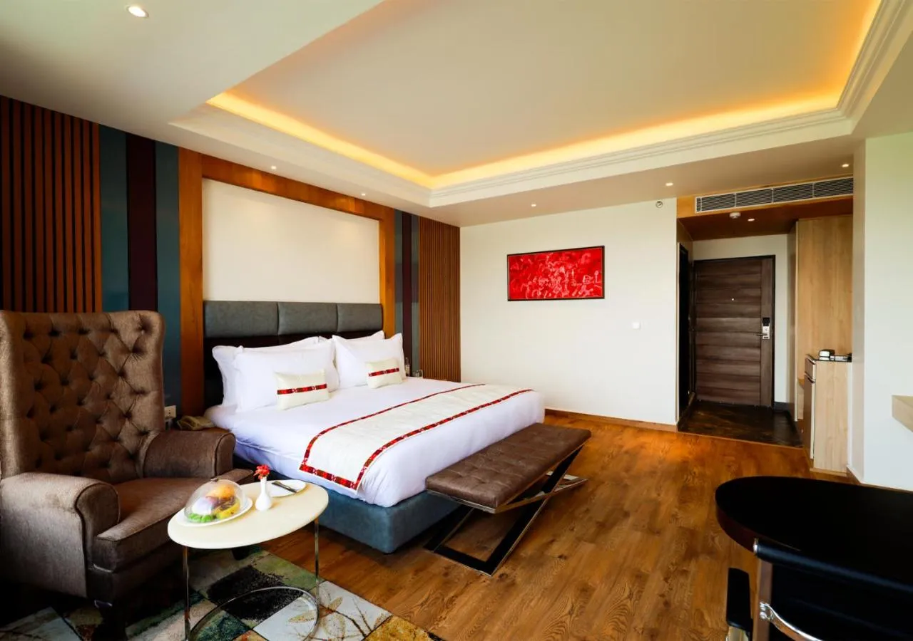 Bedroom, Bed in juSTa Cliffend Resort & Spa, Mashobra
