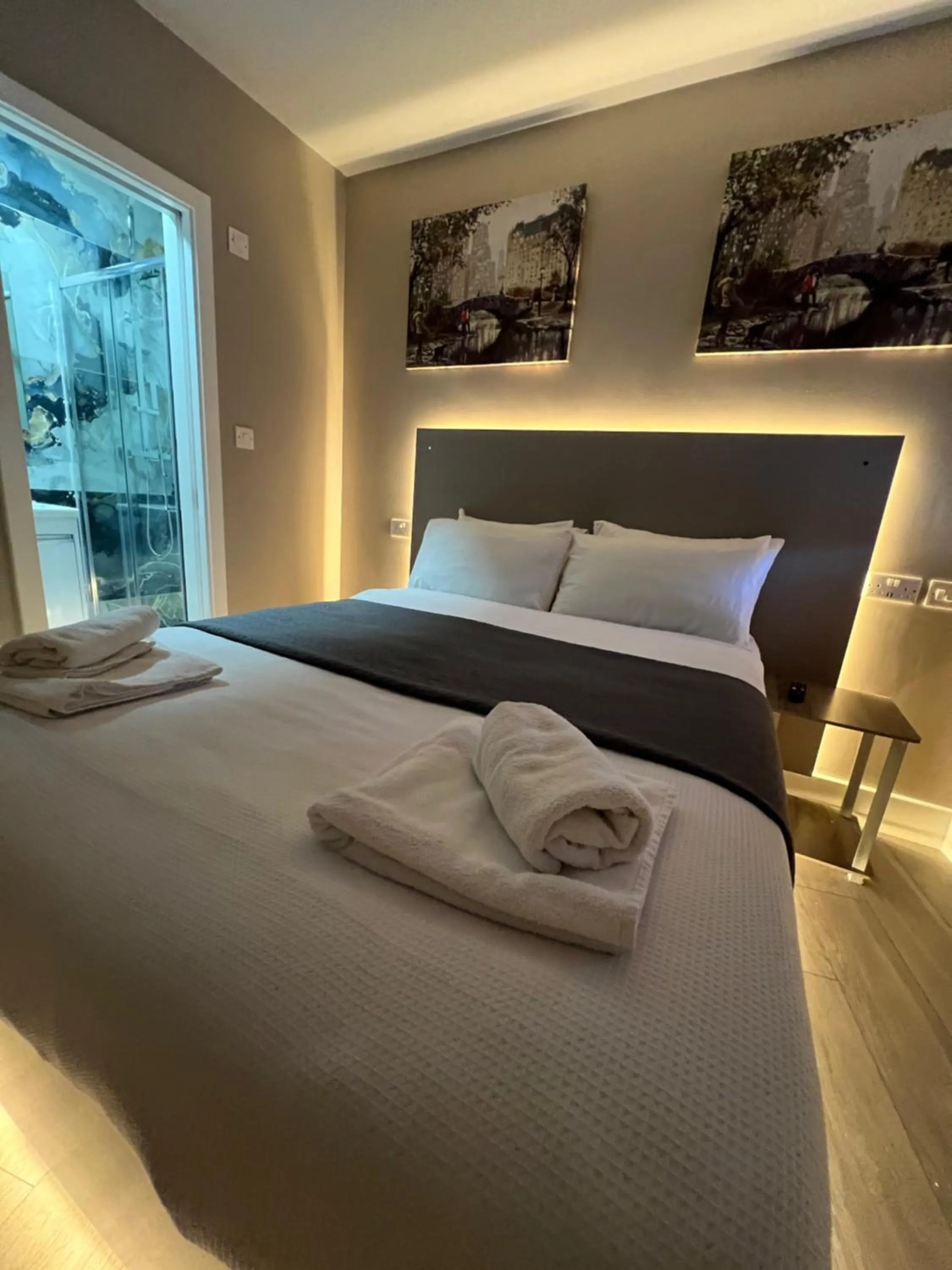 Bed in Paragraph Edmonton