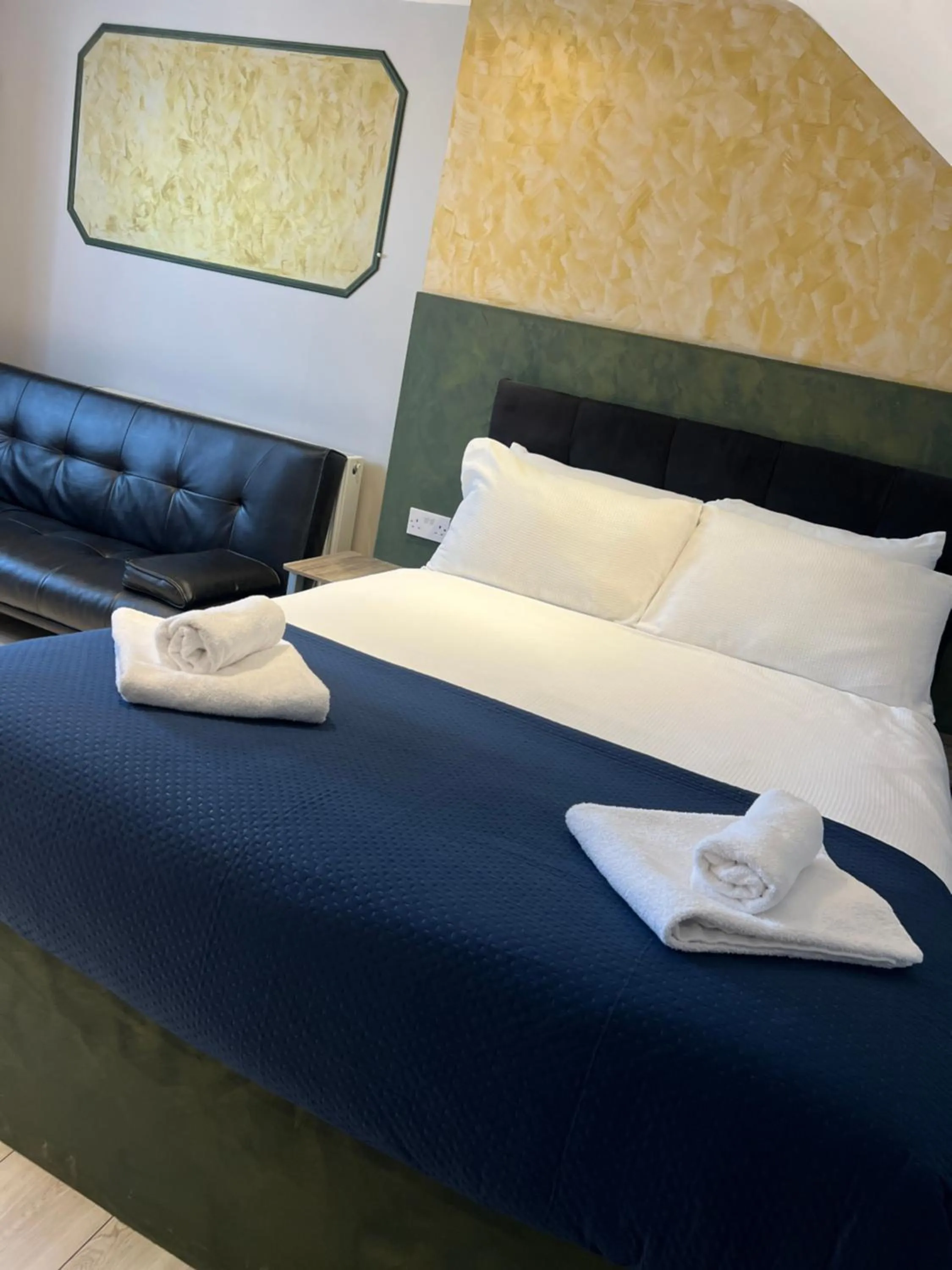 Bed in Paragraph Edmonton